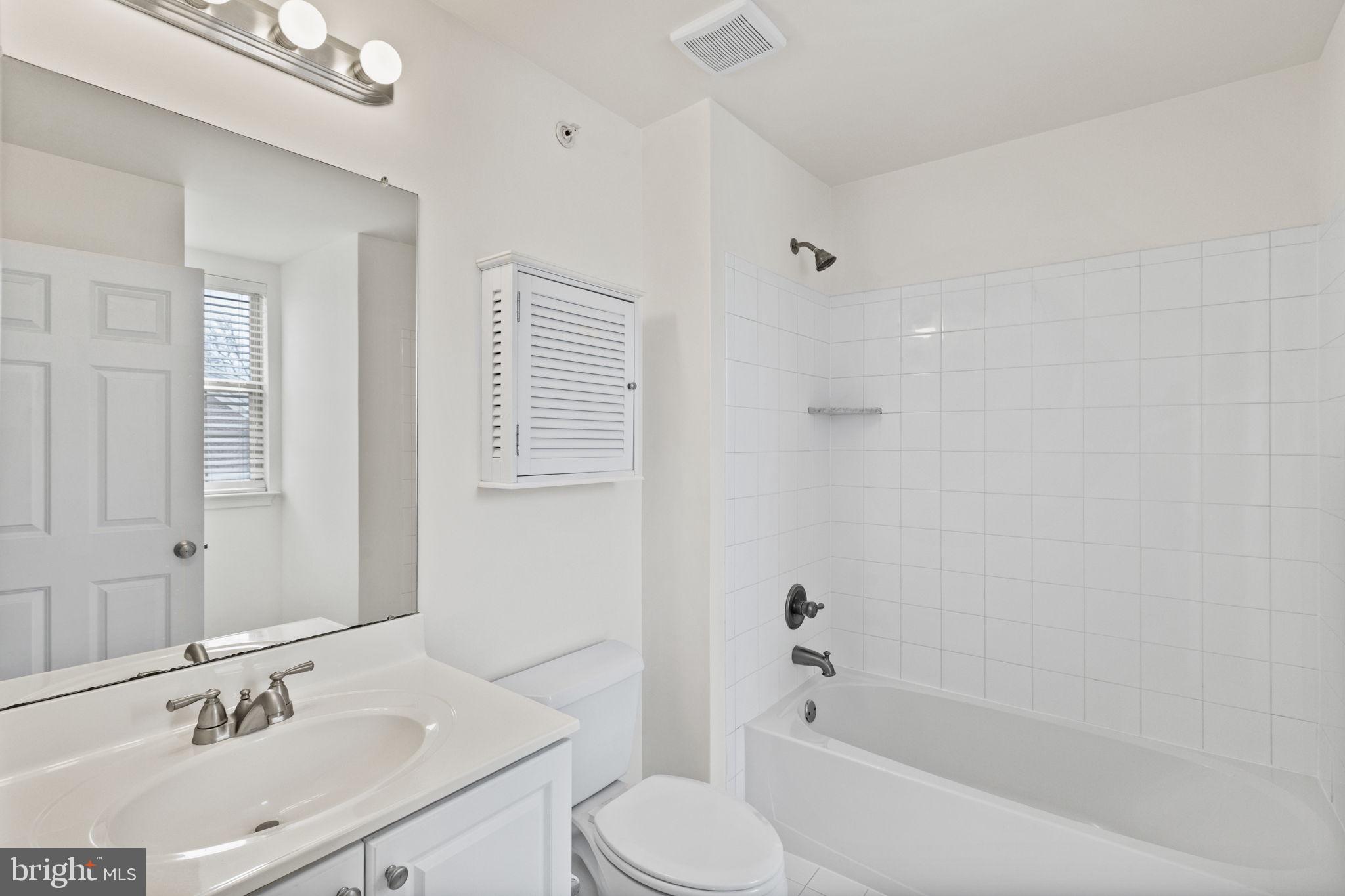 NAVAL SQUARE - Residential