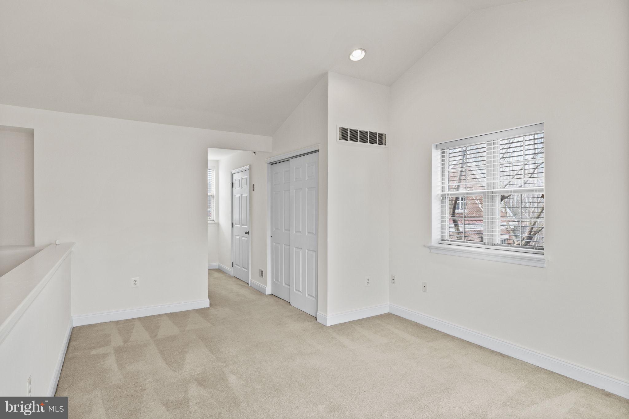 NAVAL SQUARE - Residential