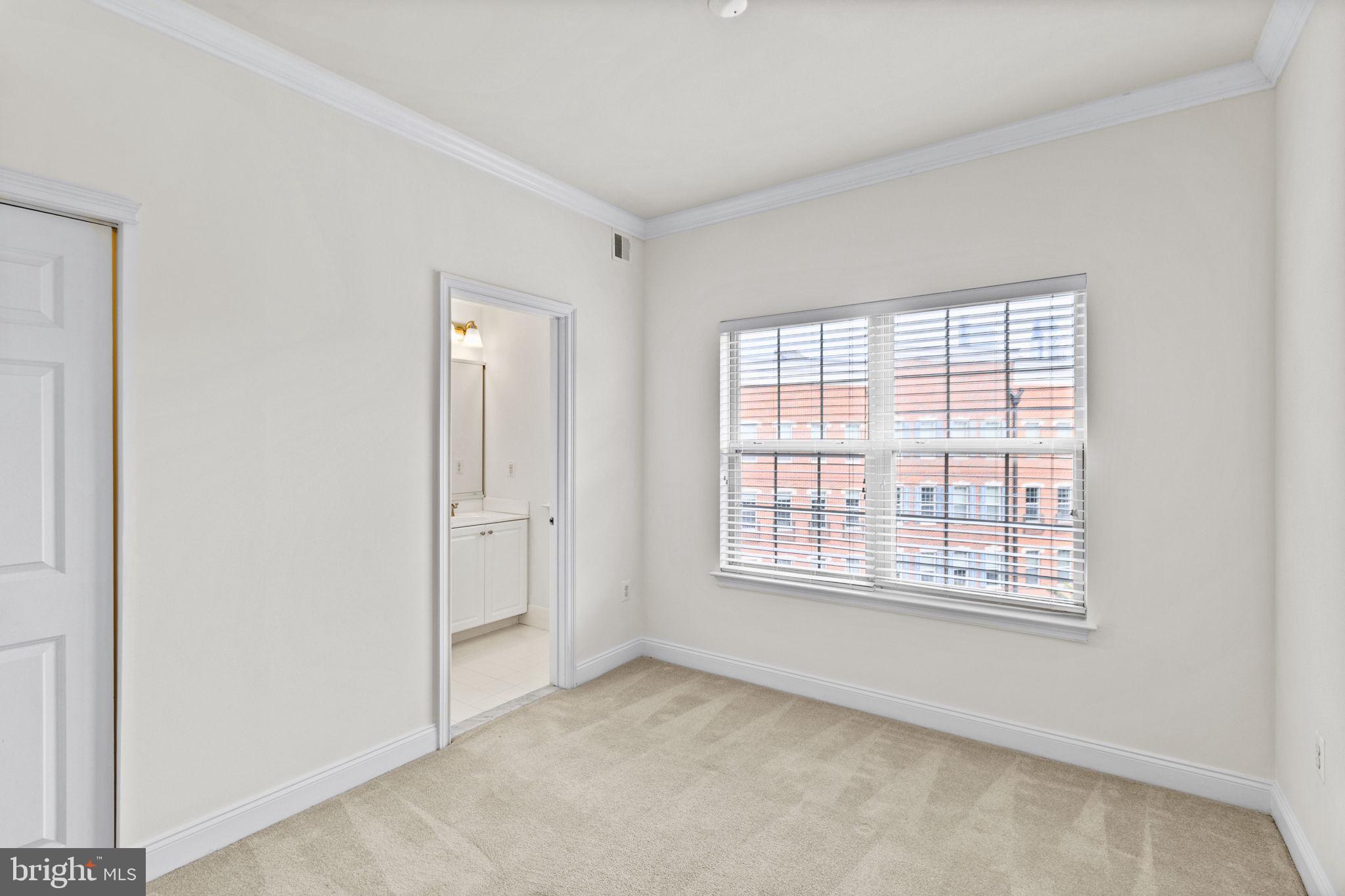 NAVAL SQUARE - Residential