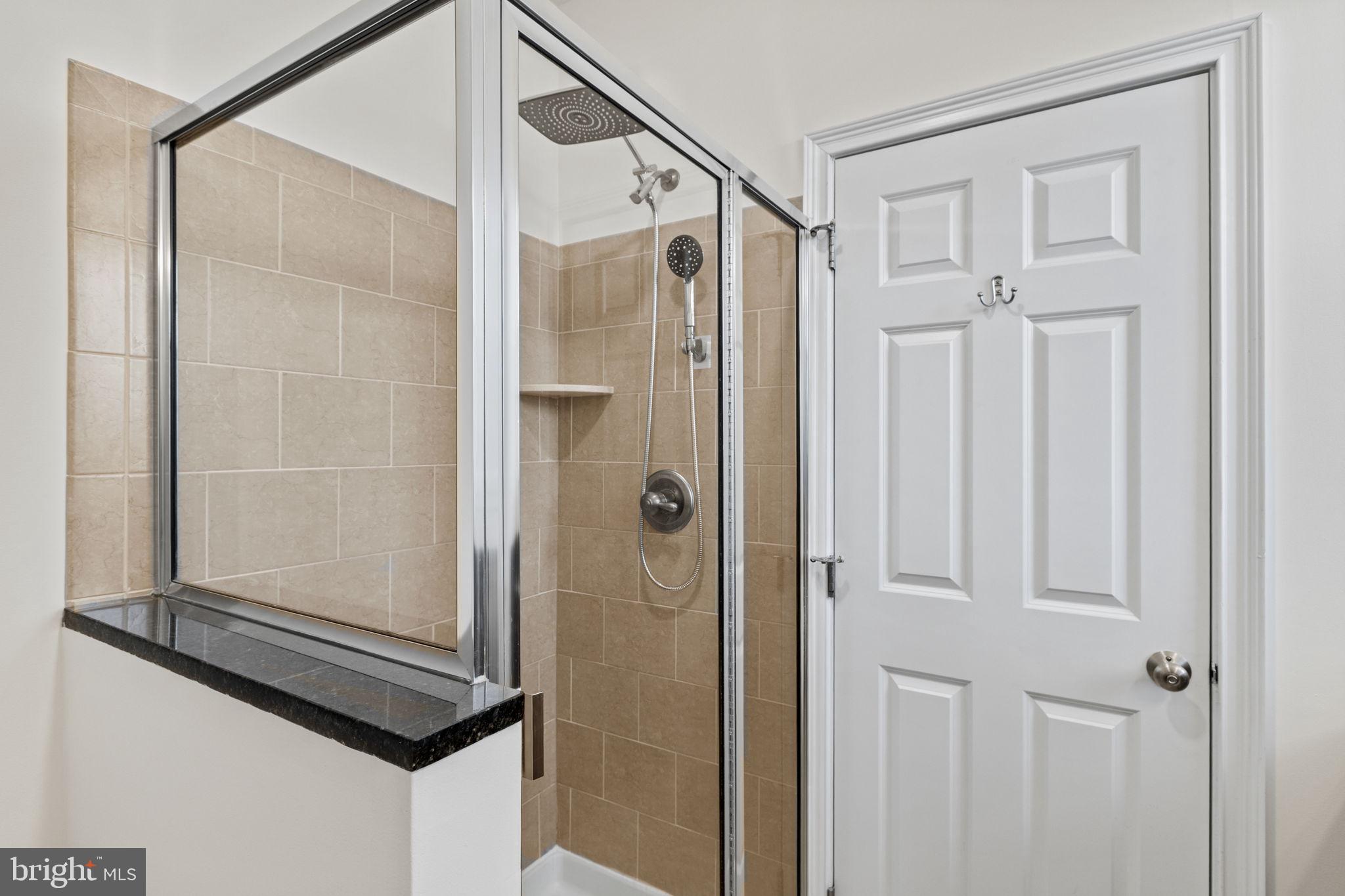 NAVAL SQUARE - Residential