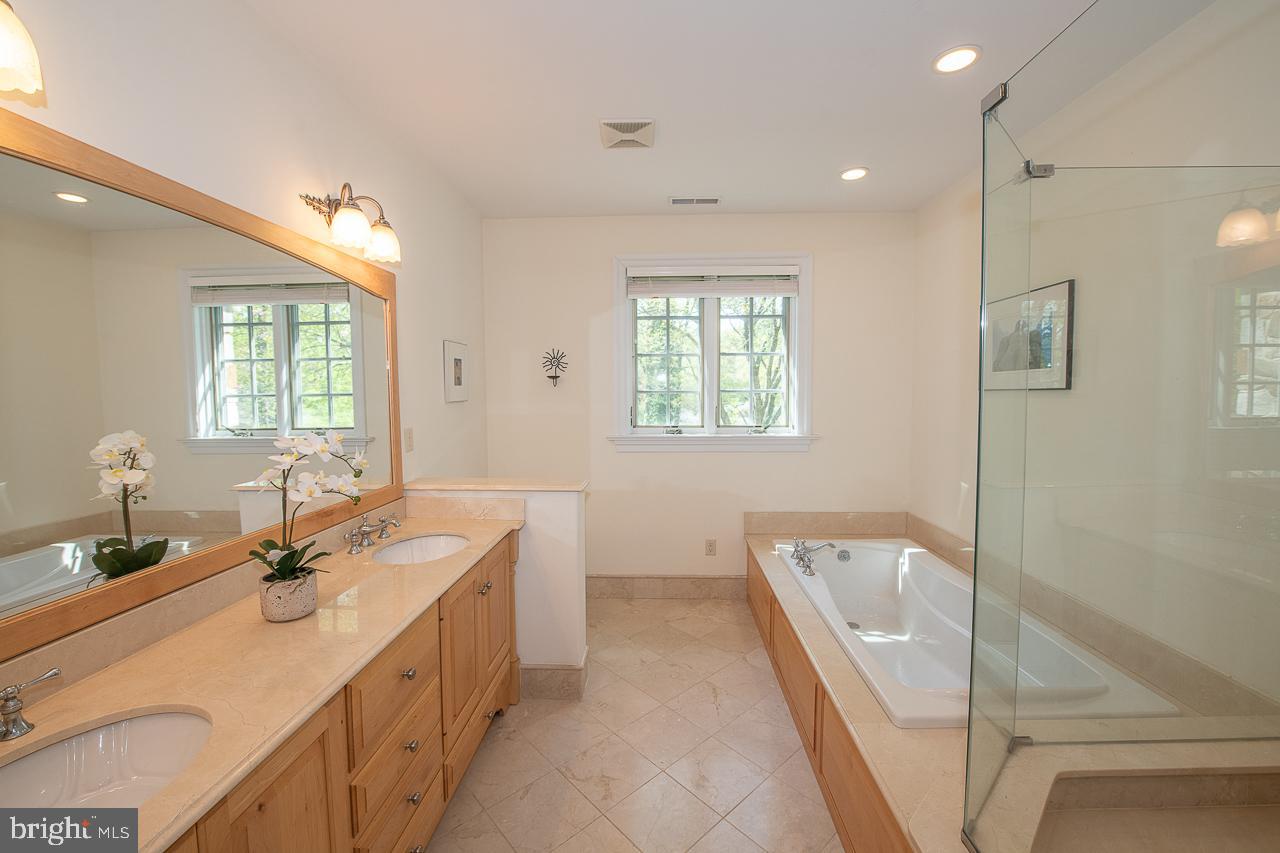 BRYN MAWR - Residential