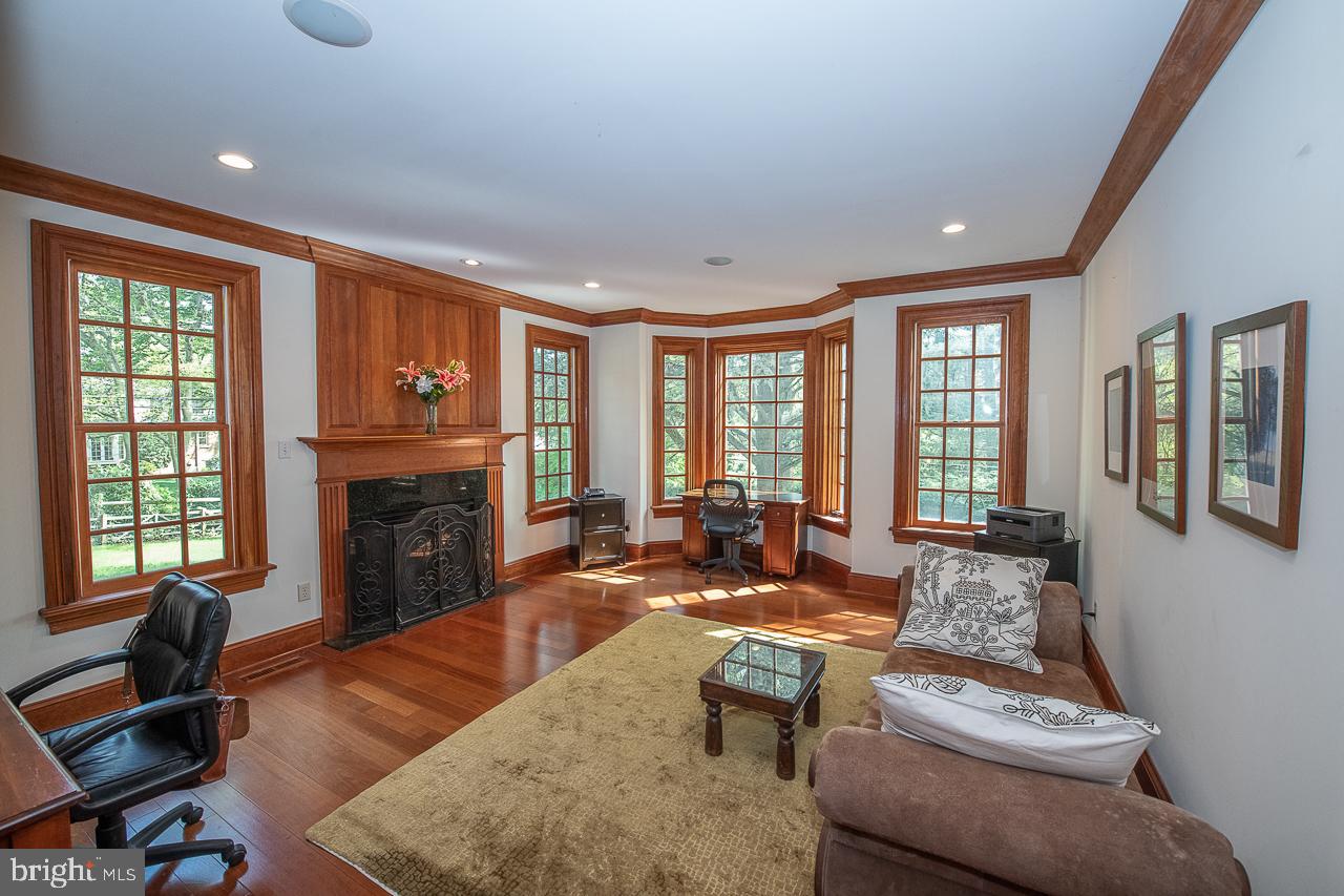 BRYN MAWR - Residential