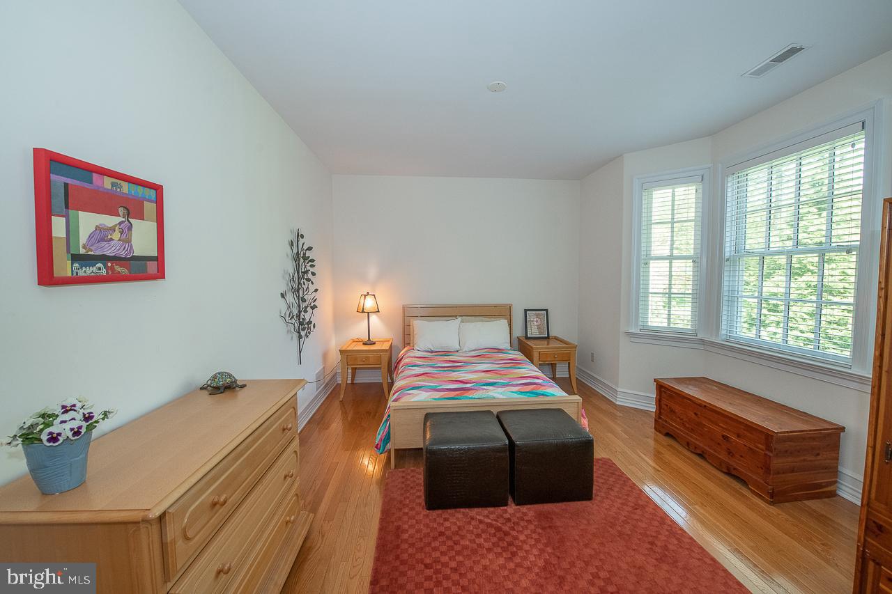 BRYN MAWR - Residential