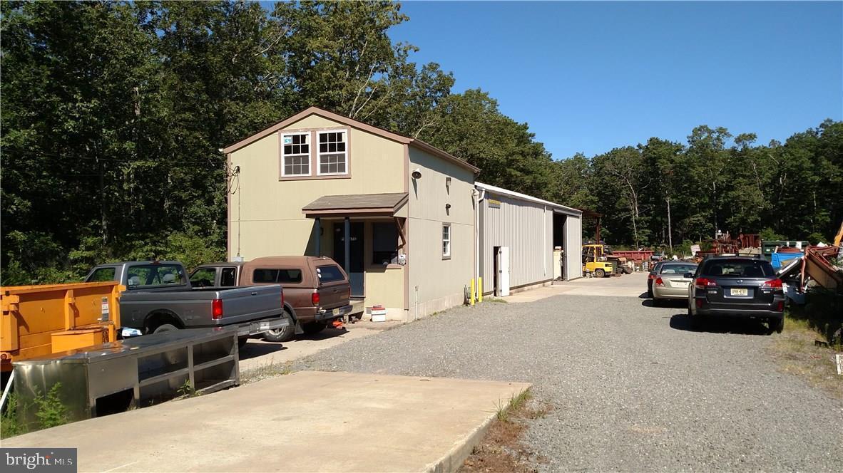 15 OAK LANE