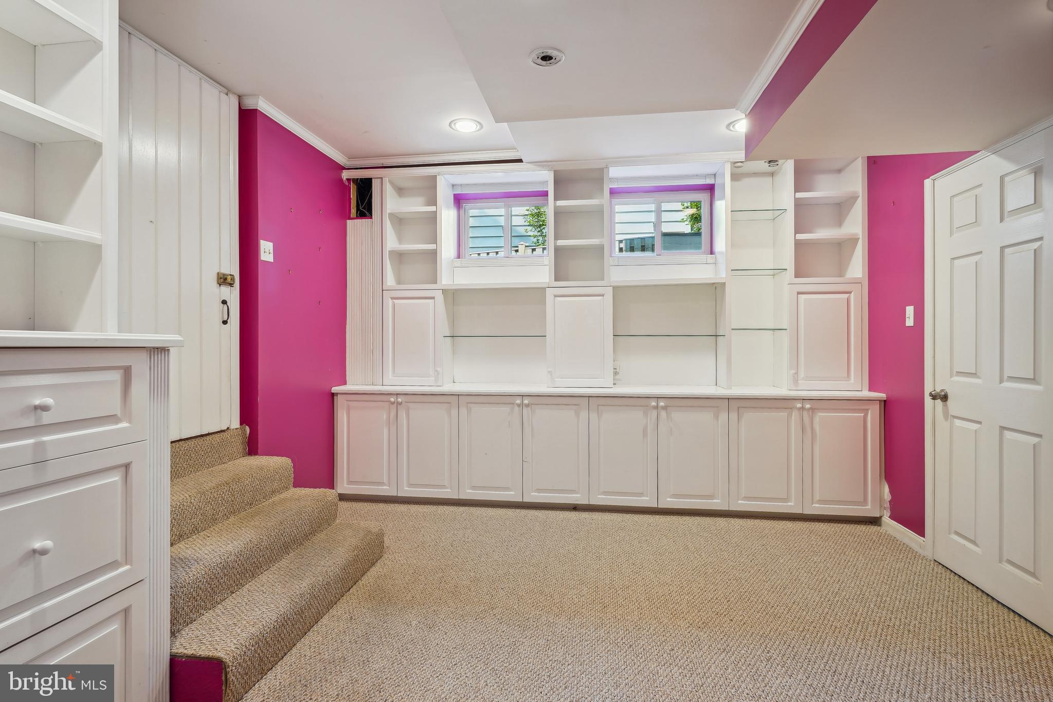 WOODSIDE PARK - Residential