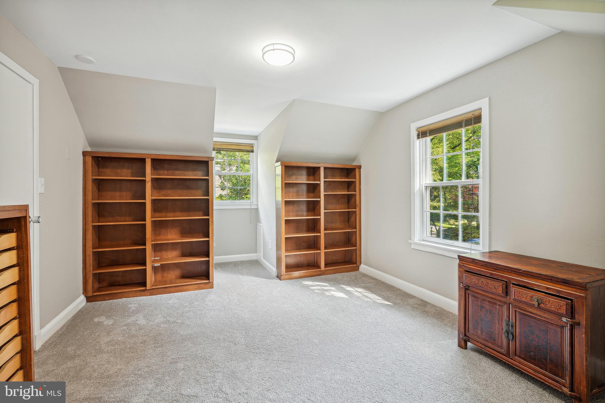 WOODSIDE PARK - Residential