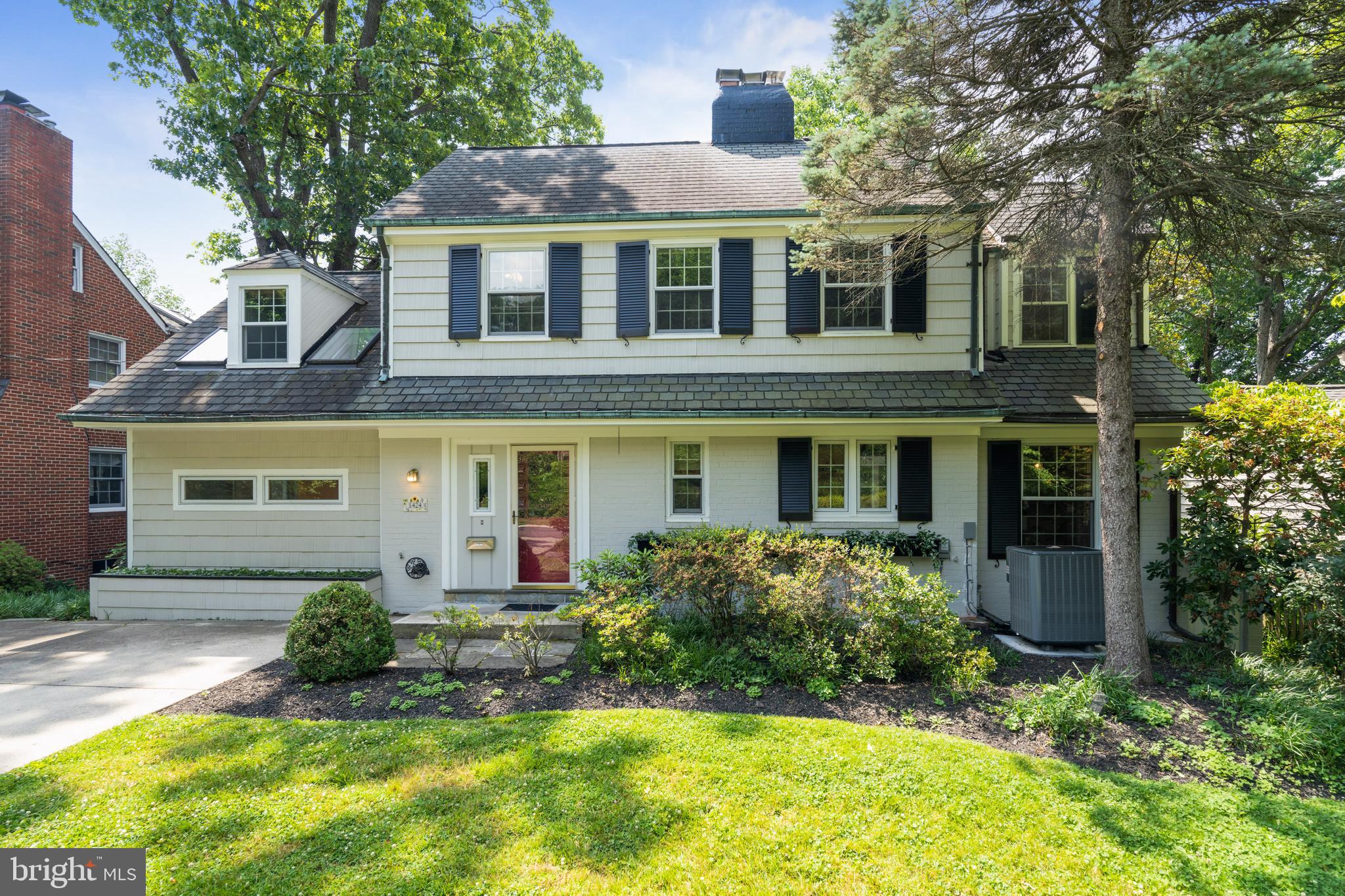 WOODSIDE PARK - Residential