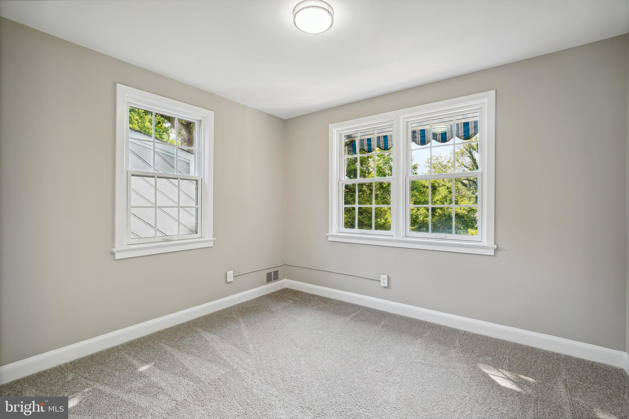 WOODSIDE PARK - Residential