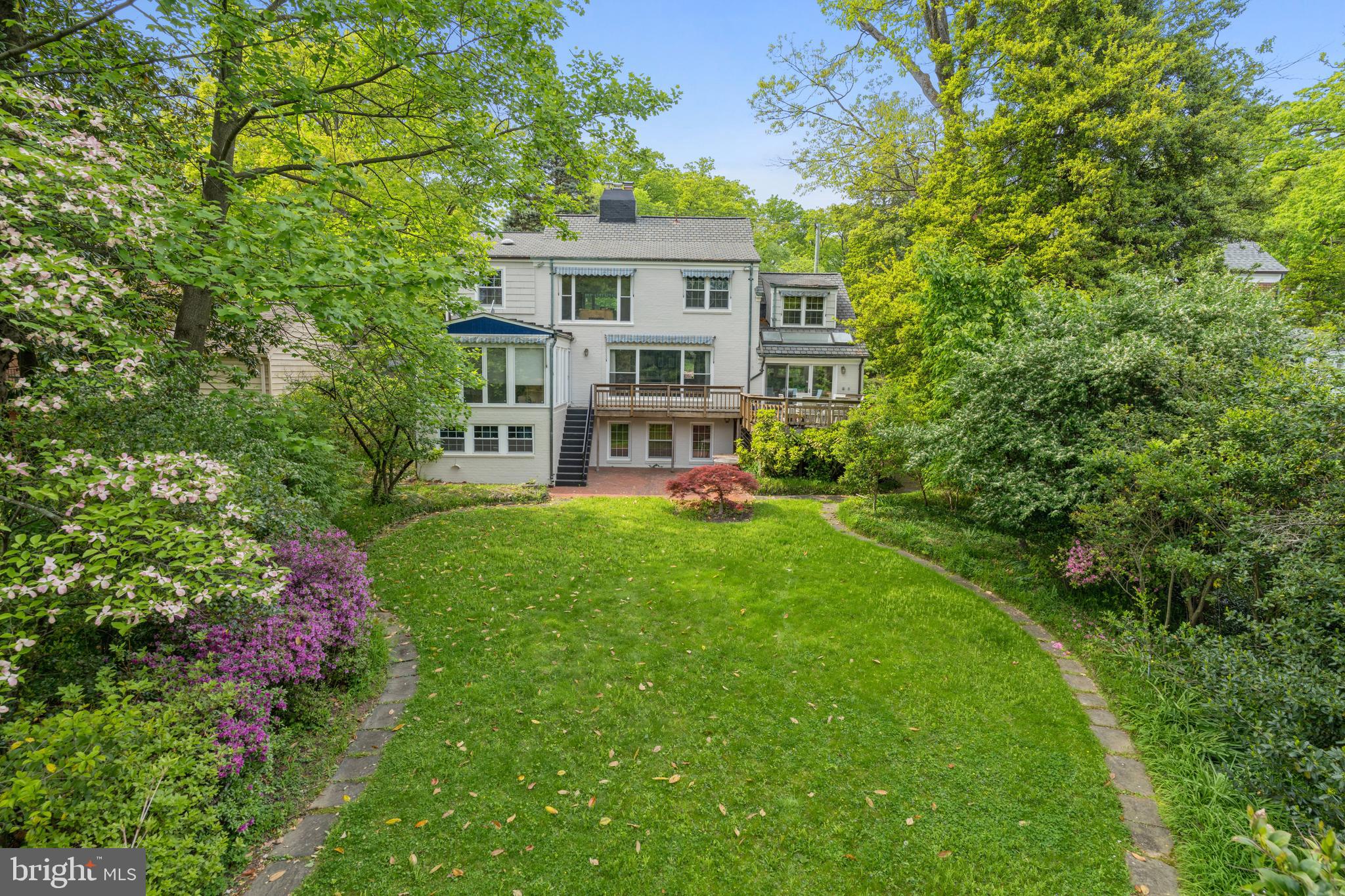 WOODSIDE PARK - Residential