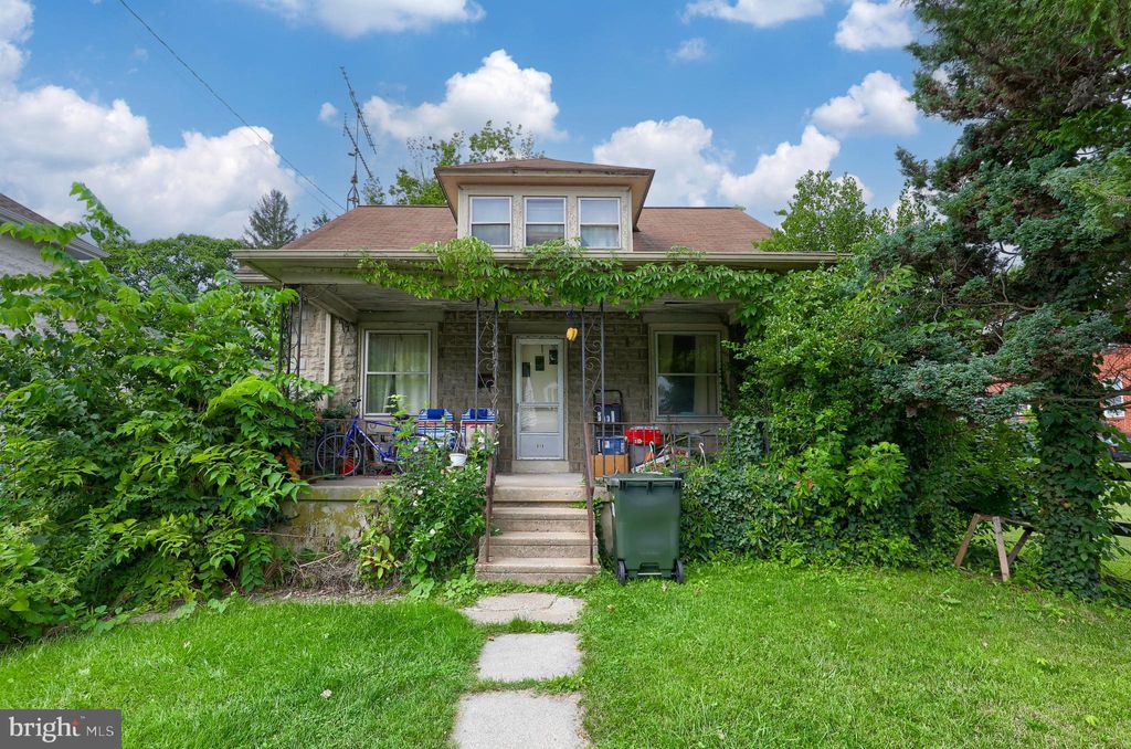 Photo of 513 PLEASURE RD, LANCASTER, PA 17601 (MLS # PALA2039318)