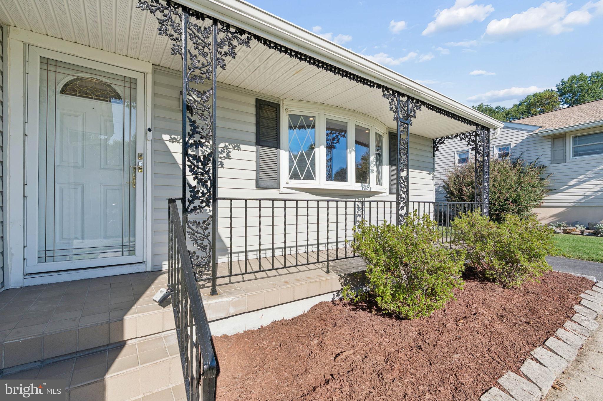 4 VEITCH COURT