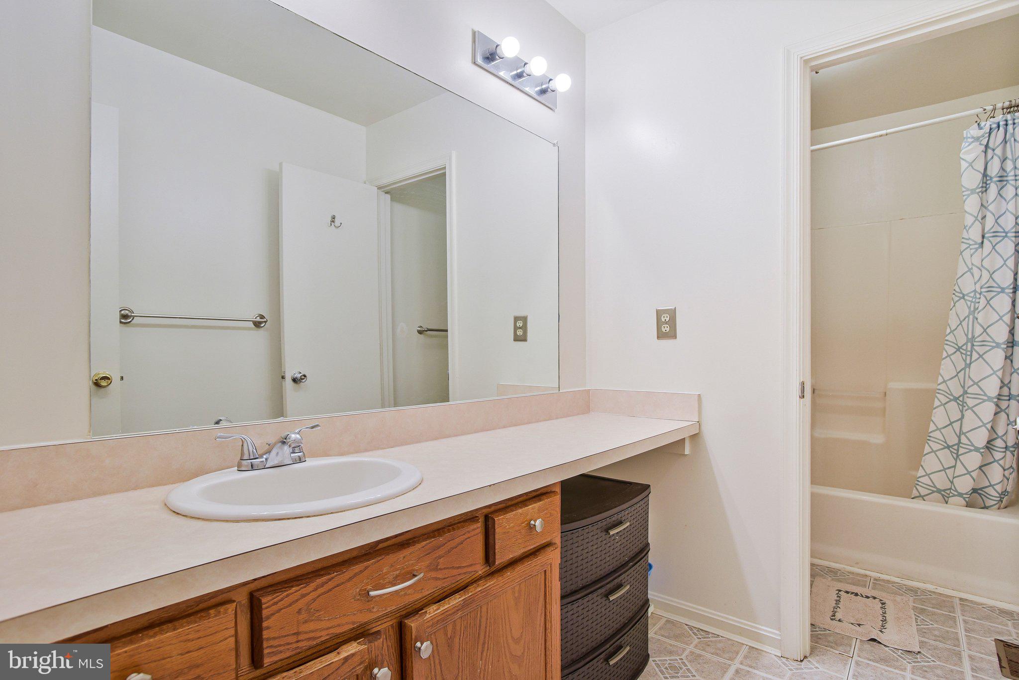 TANGLEWOOD TOWNHOMES SUB - Residential