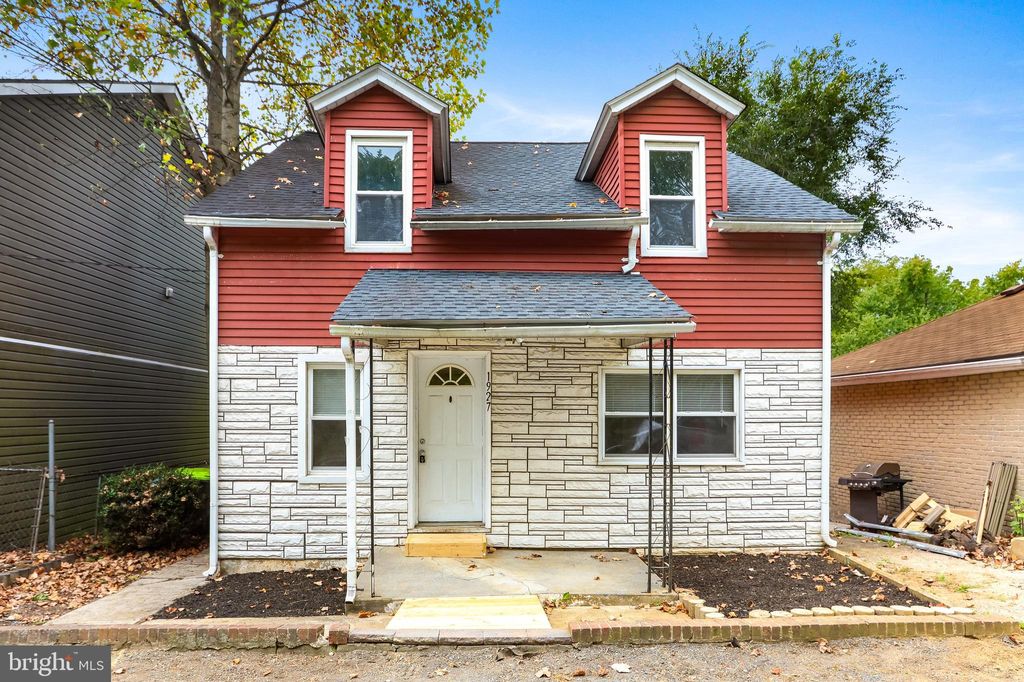Photo of 1927 Willow Park Road, BETHLEHEM, PA 18020 (MLS # PANH2008672)