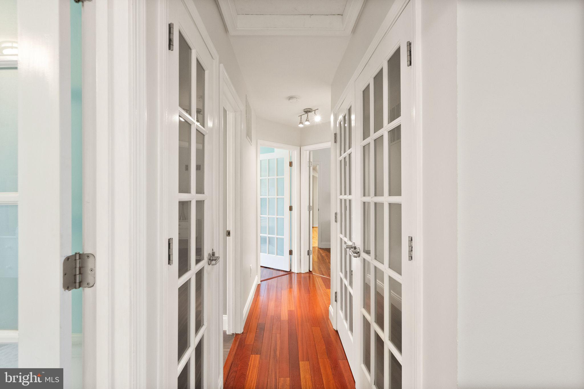 CROSSPOINTE - Residential