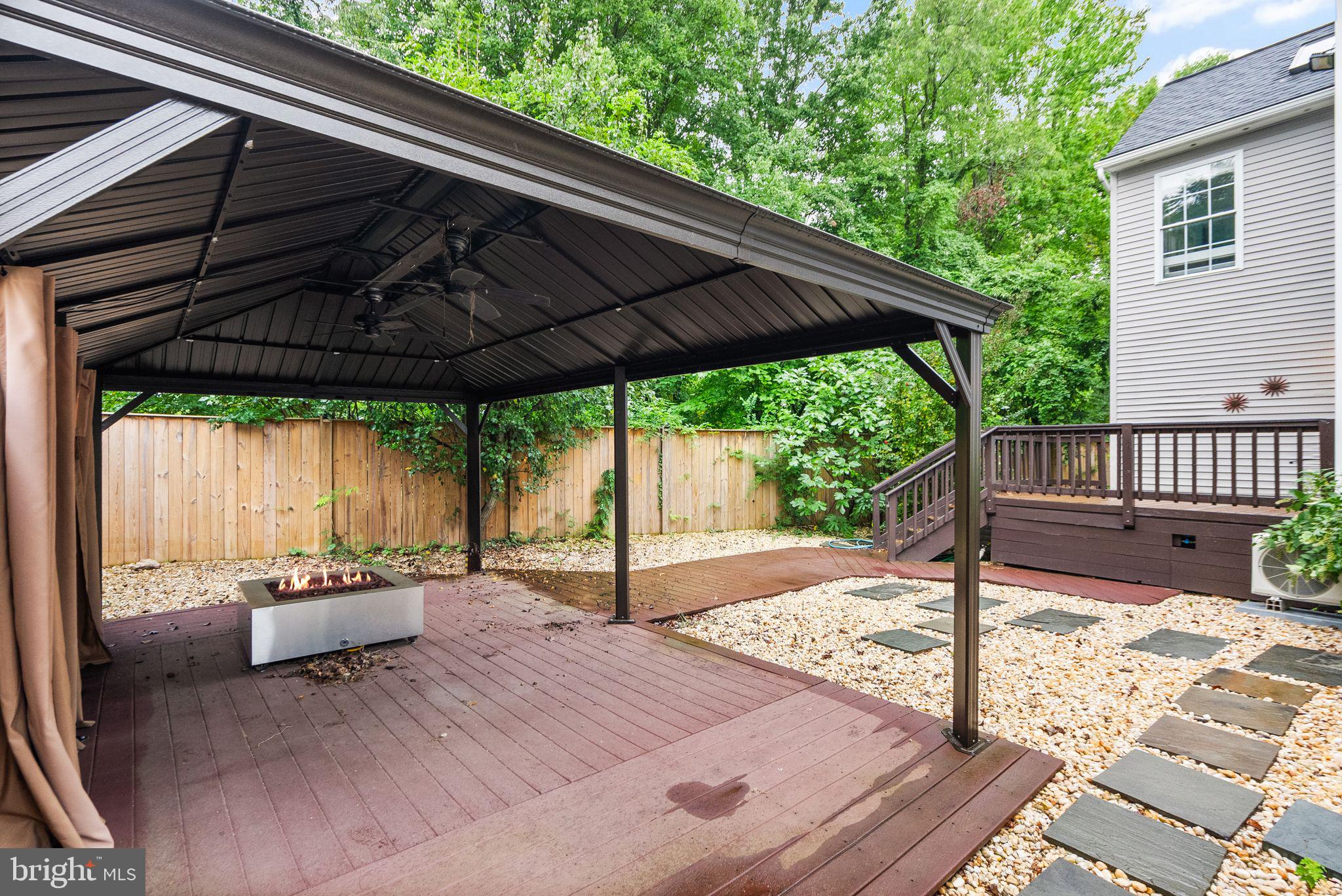 CROSSPOINTE - Residential