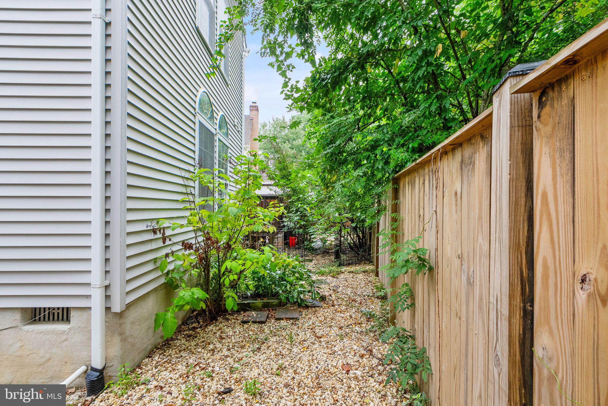 CROSSPOINTE - Residential