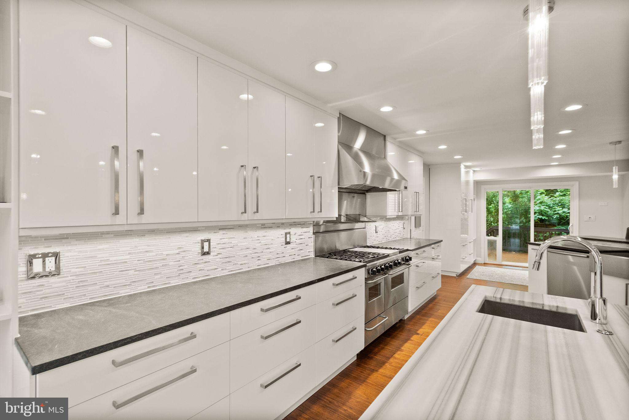 CROSSPOINTE - Residential