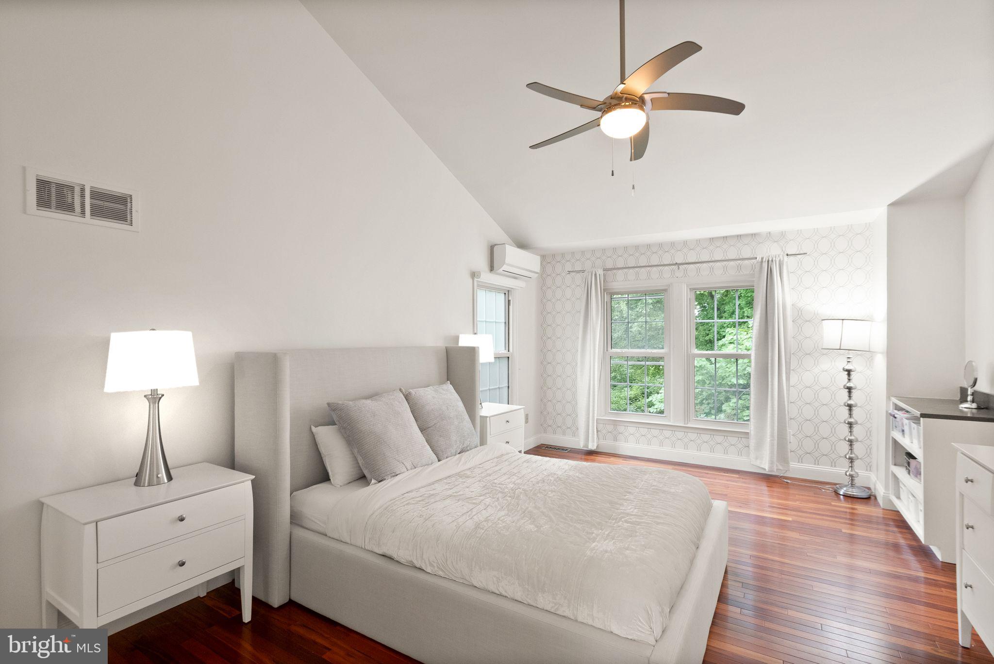 CROSSPOINTE - Residential