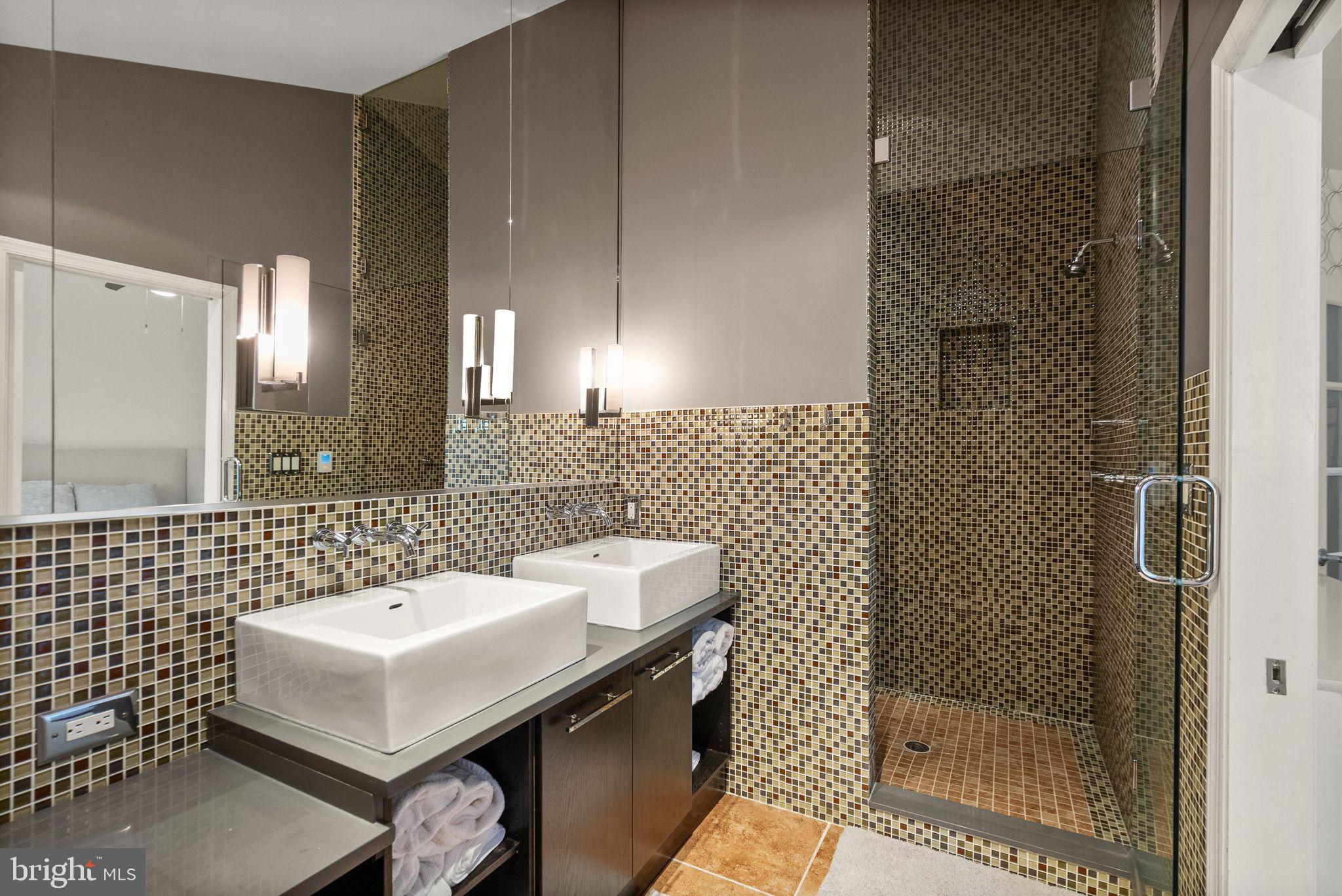 CROSSPOINTE - Residential