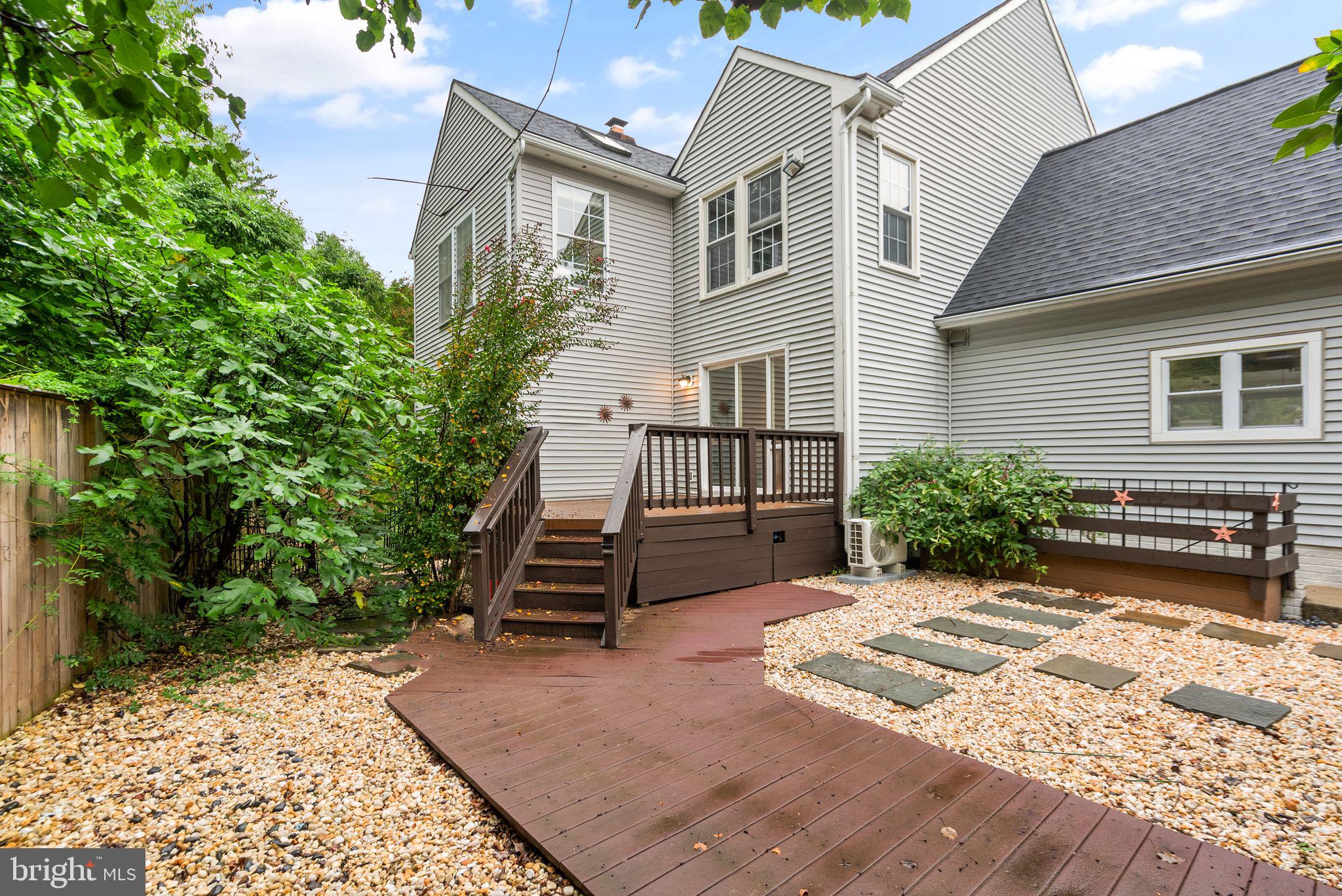 CROSSPOINTE - Residential