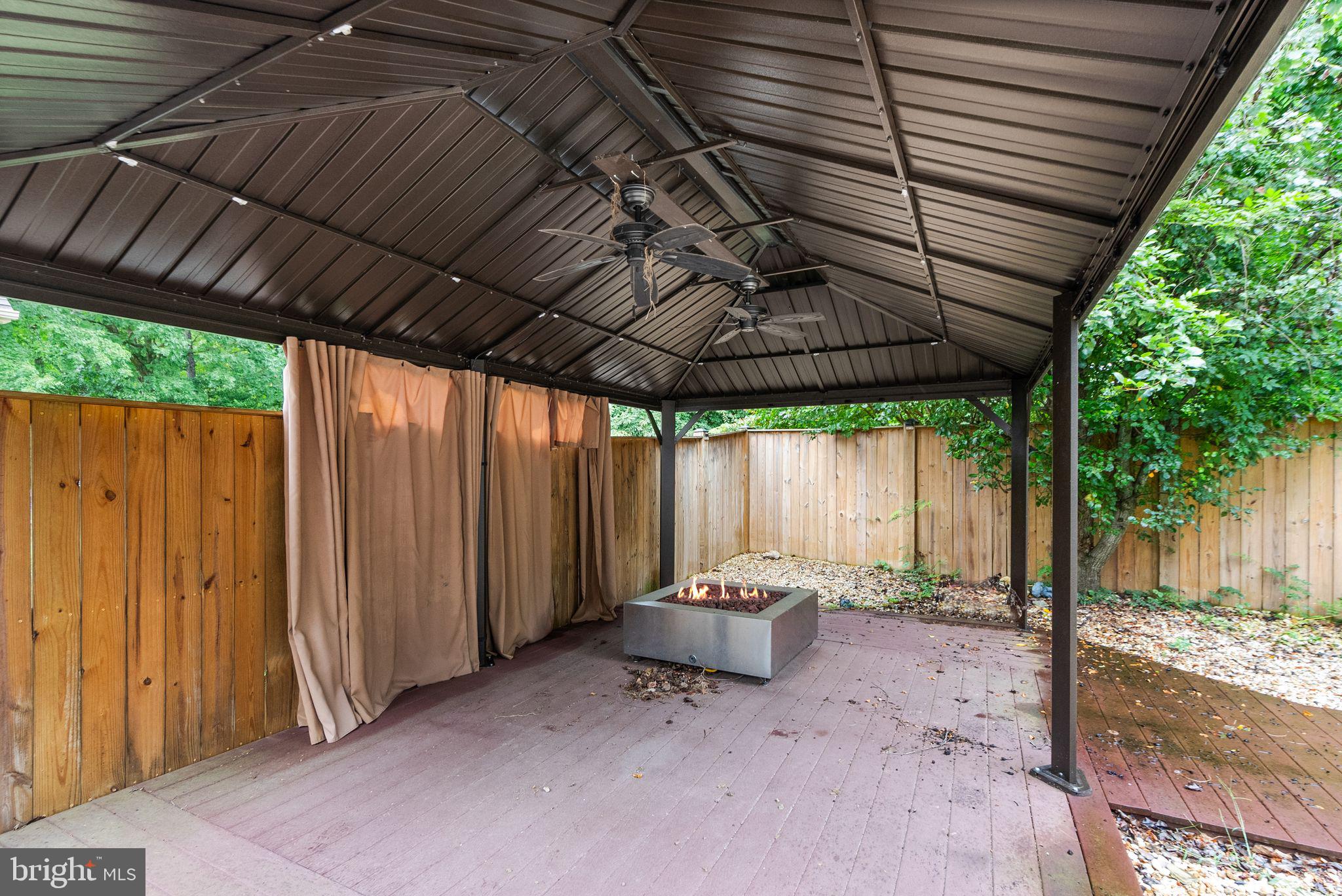 CROSSPOINTE - Residential