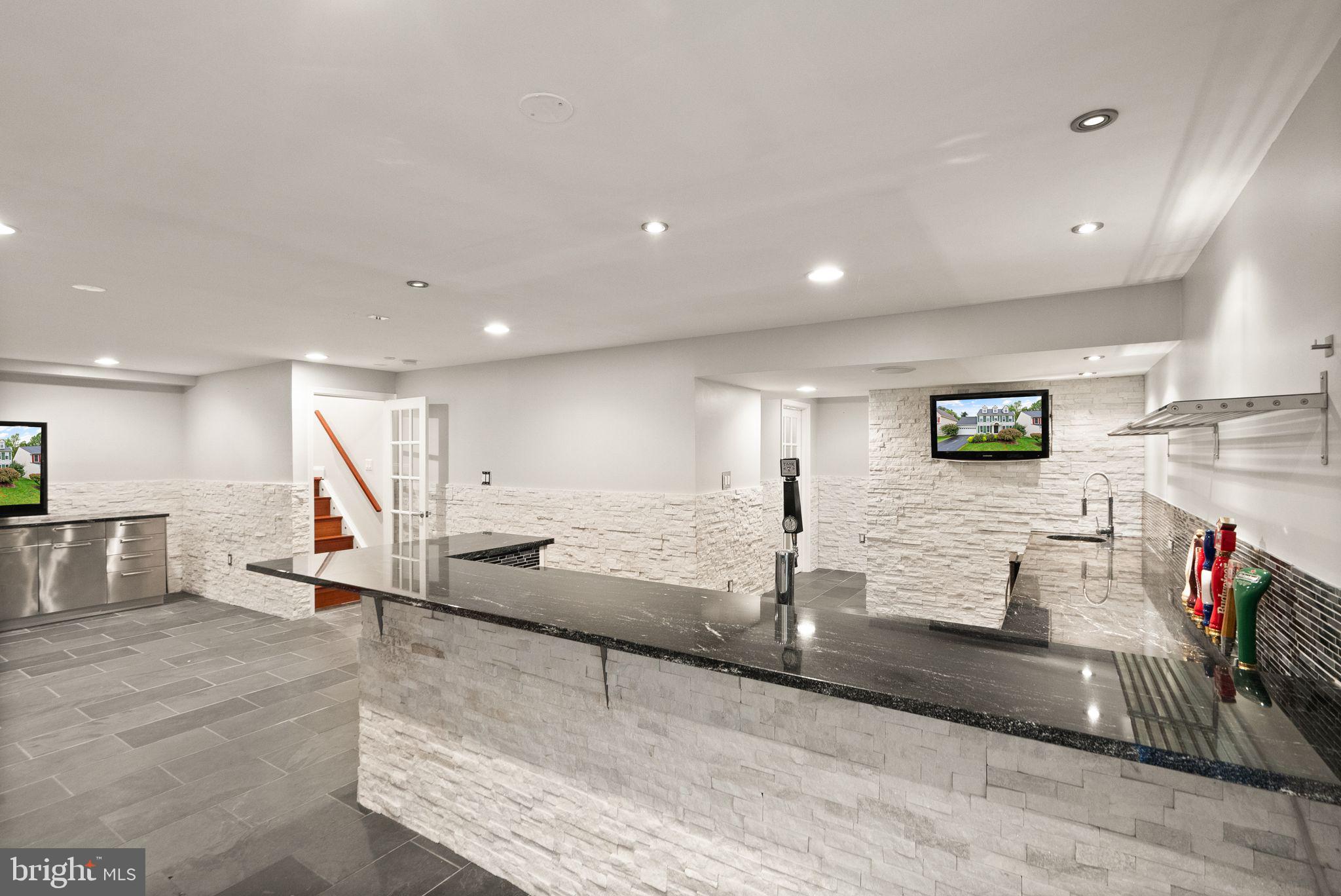 CROSSPOINTE - Residential