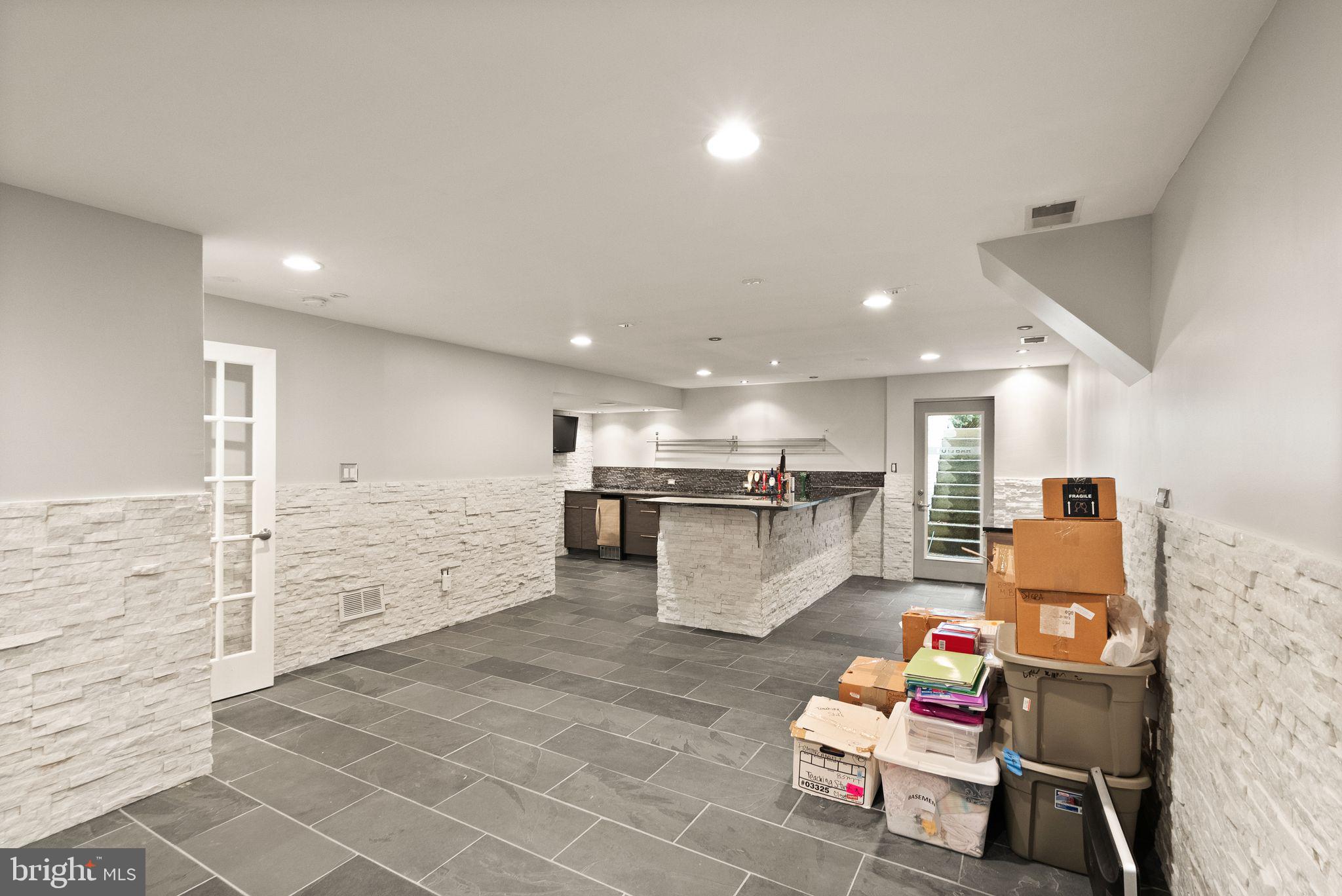 CROSSPOINTE - Residential