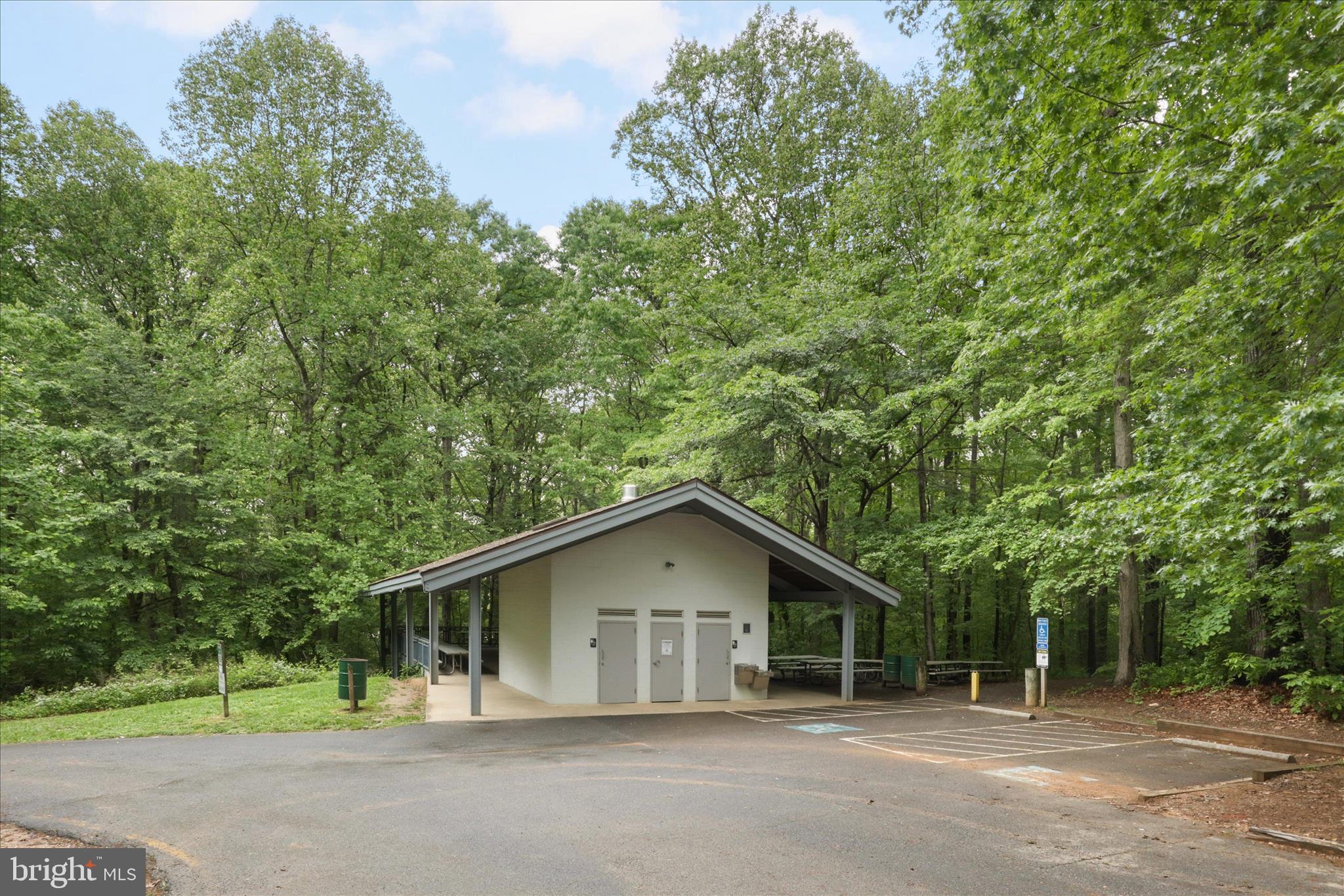 NORTH SPRINGFIELD - Residential