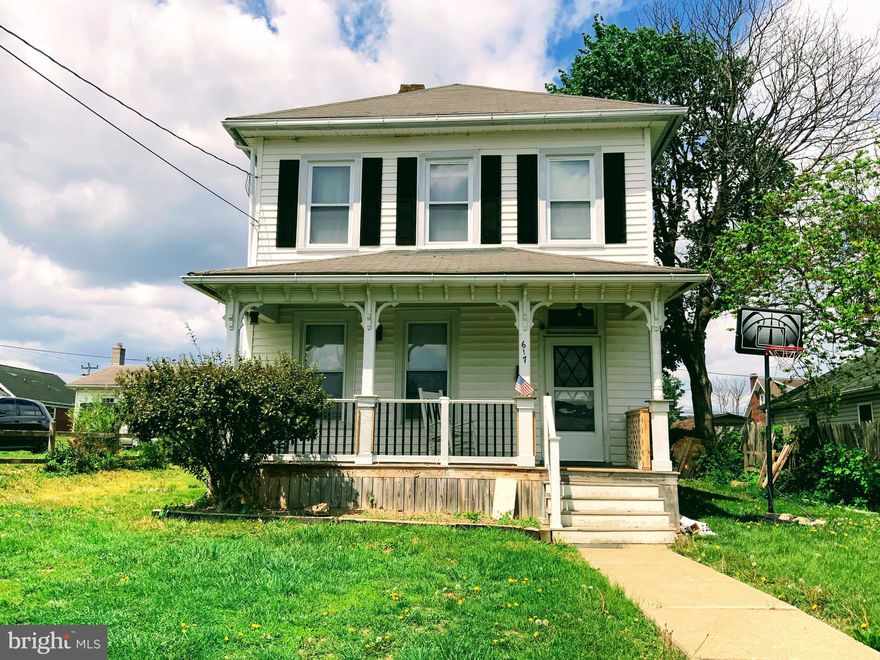 Nice single home in the Waynesboro community. The property is well maintained. Owners have taken care of the house. Spacious kitchen. Upgraded a few years ago by the owner. Nice floorplan. The living room and dining room are separated. Spacious entrance with eye-catching elegant staircase and lots of potentials to personalize. 2 bedrooms and full bath upstairs. Kitchen has access to the backyard and new porch that you can enjoy with family and friends. Nice backyard to enjoy the summertime. Short commute to Charlottesville, shopping centers, and schools. Show by appointment, the owner has 2 dogs that need to be removed prior to the show.
