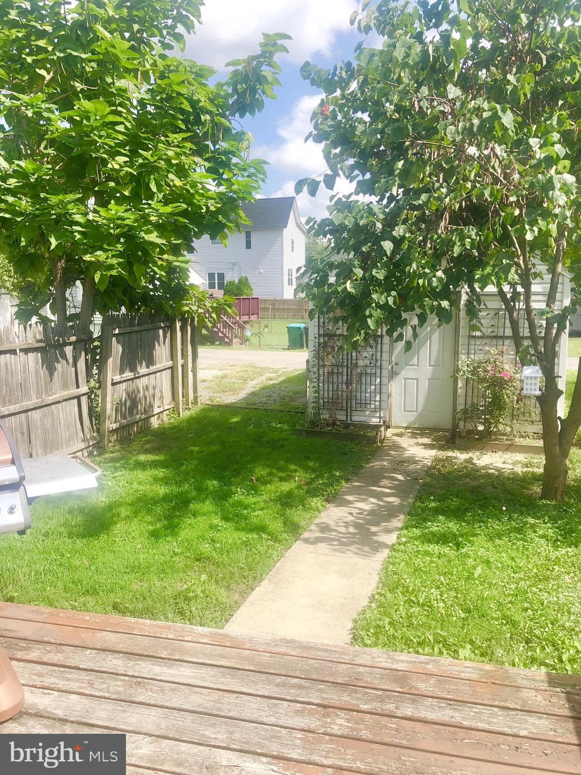 LAUREL - Residential Lease