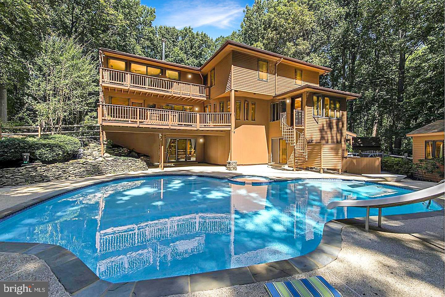 7641 WOODSTREAM WAY
