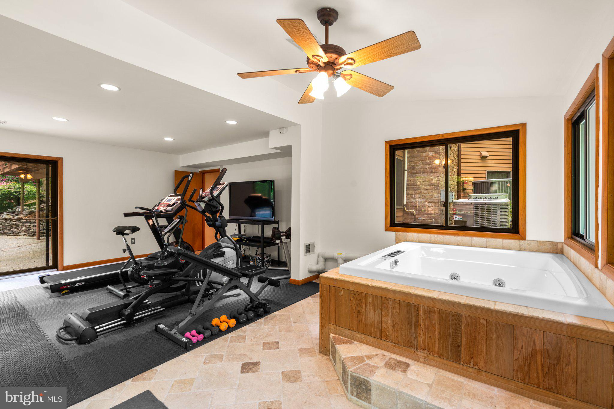 KINDLER OVERLOOK - Residential