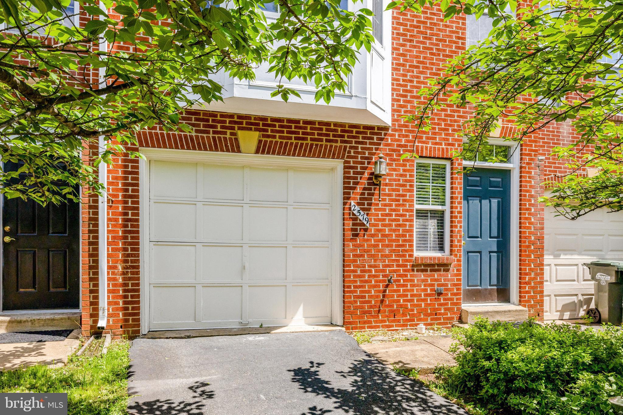 MCNAIR FARMS LANDBAY - Residential Lease