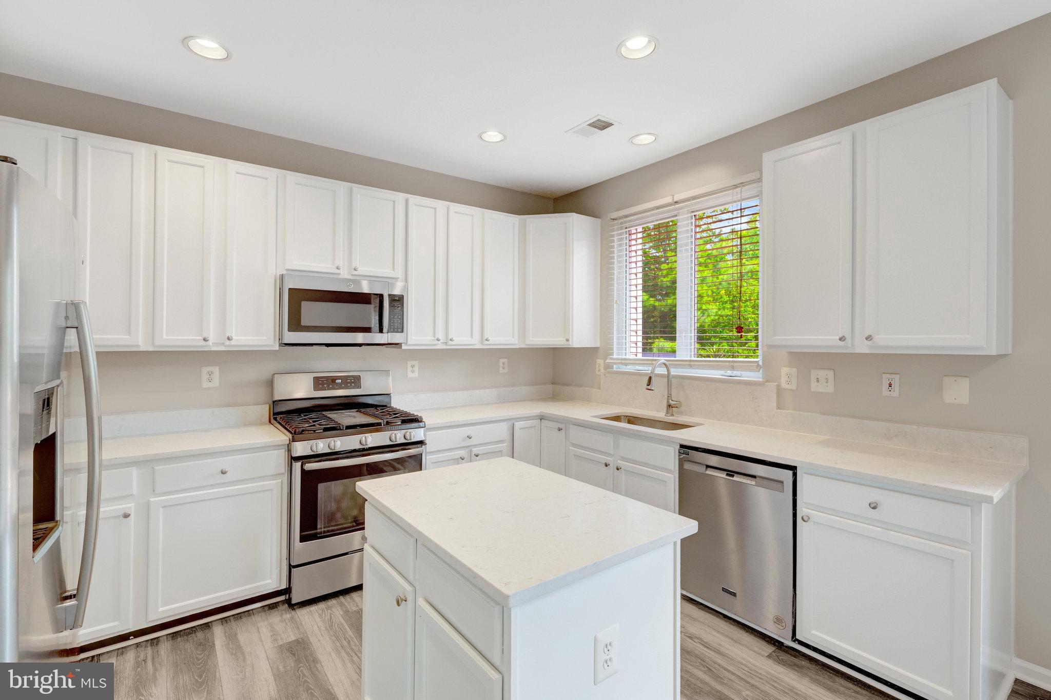 MCNAIR FARMS LANDBAY - Residential Lease