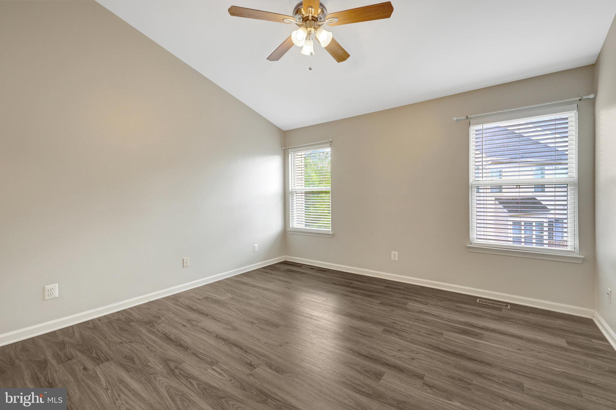 MCNAIR FARMS LANDBAY - Residential Lease