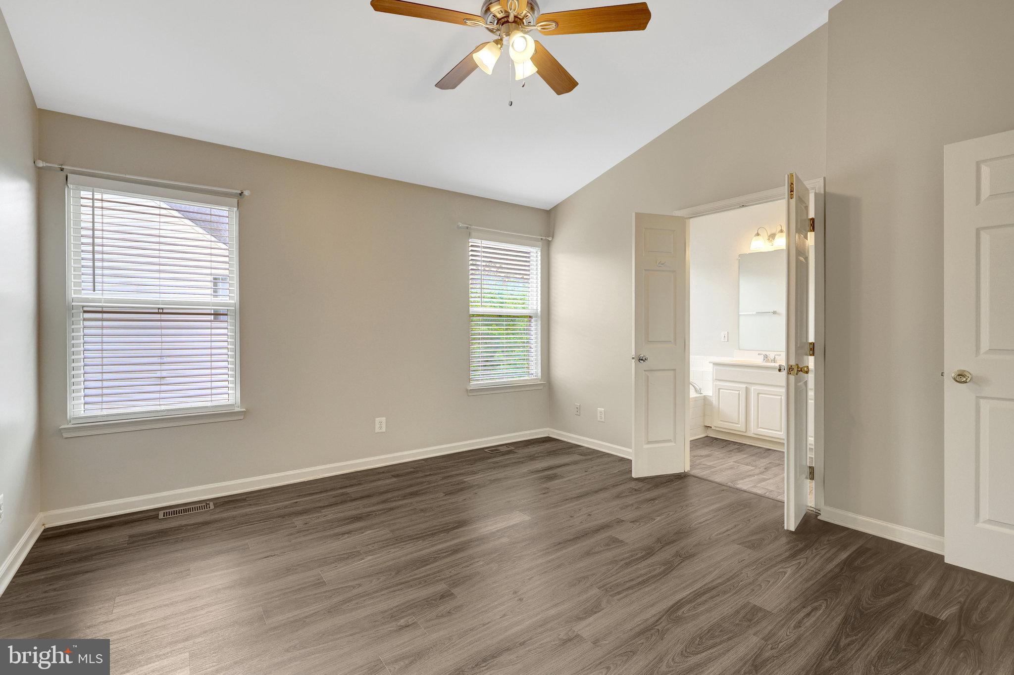 MCNAIR FARMS LANDBAY - Residential Lease