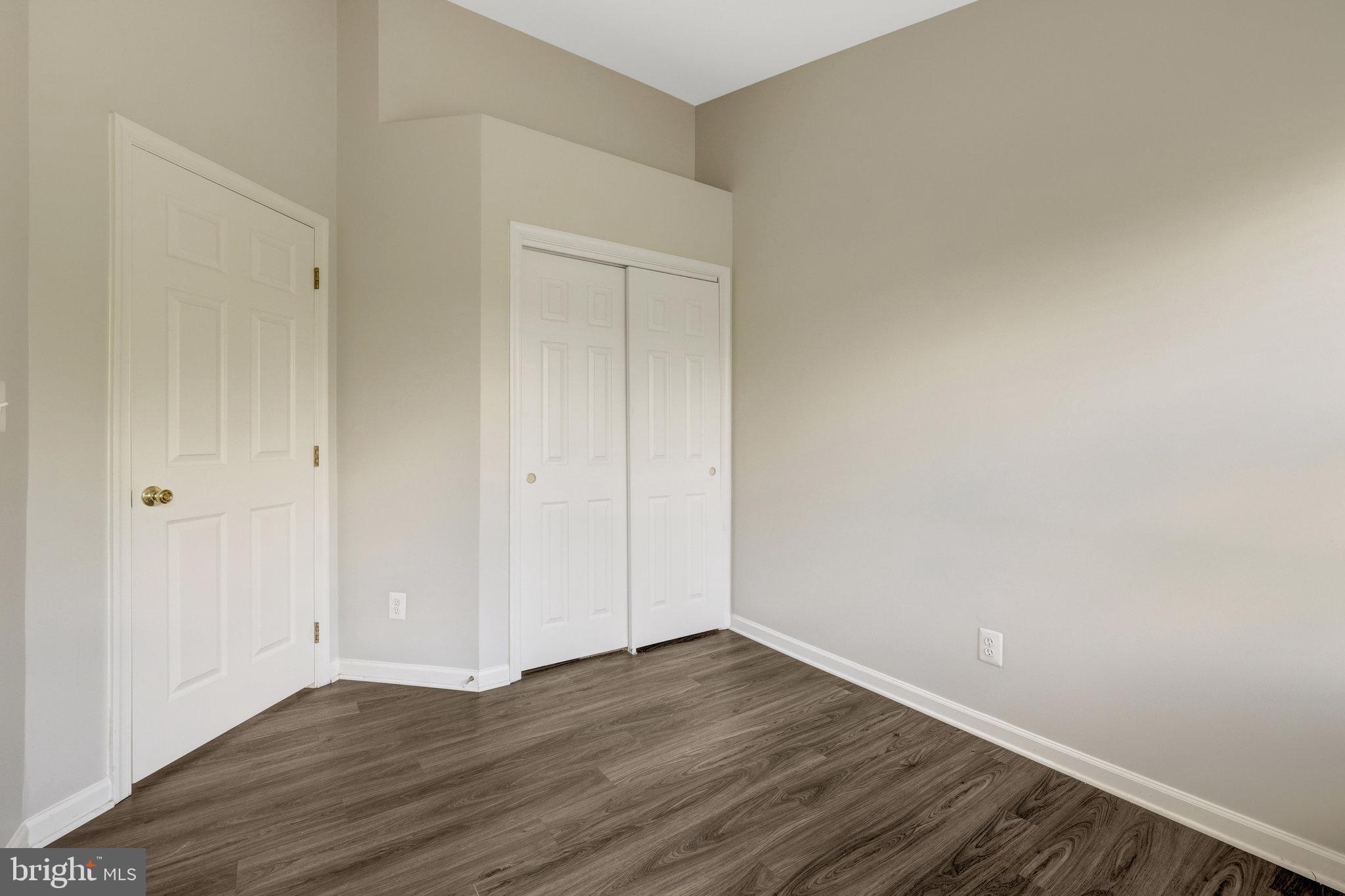 MCNAIR FARMS LANDBAY - Residential Lease