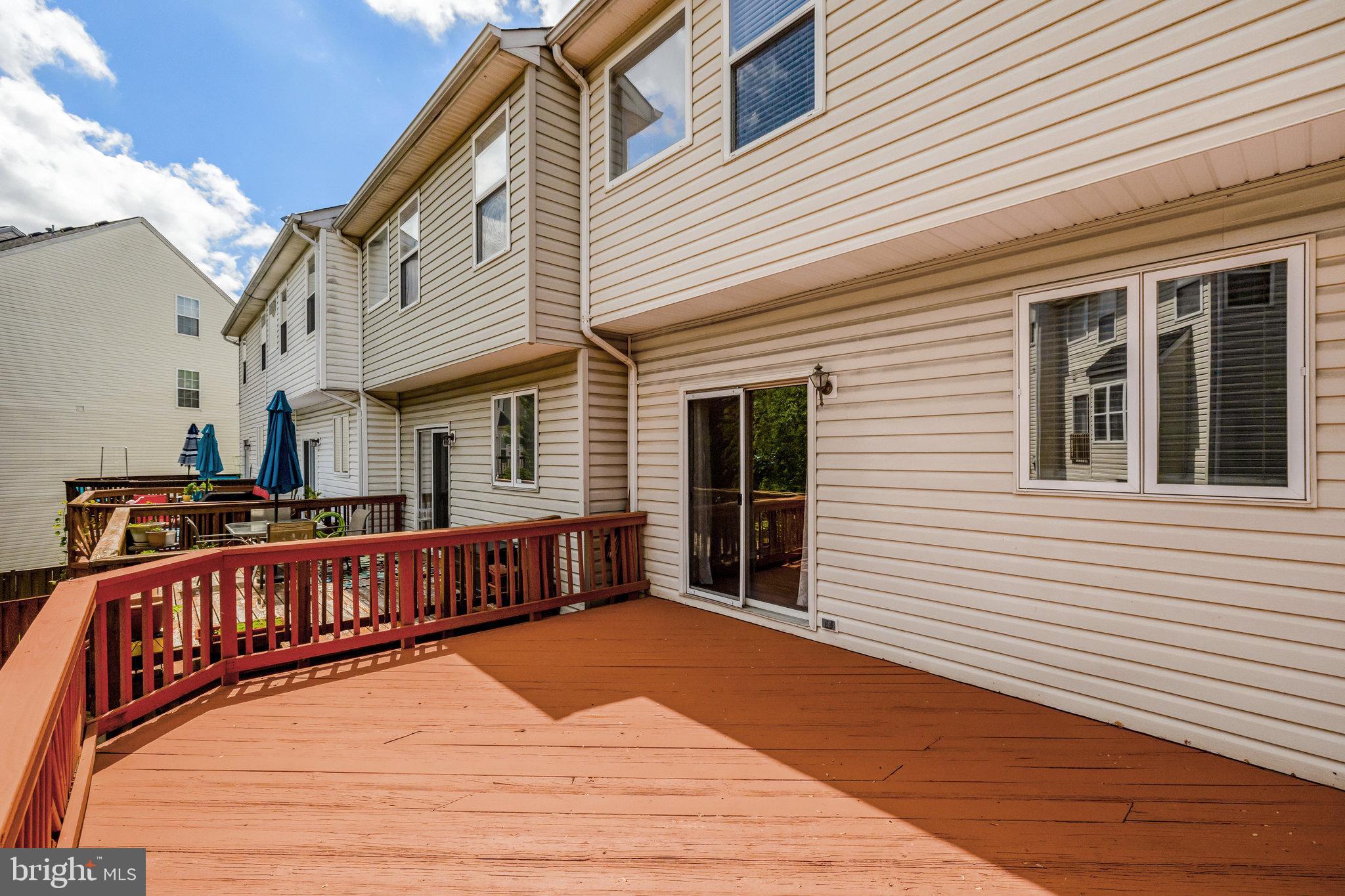 MCNAIR FARMS LANDBAY - Residential Lease