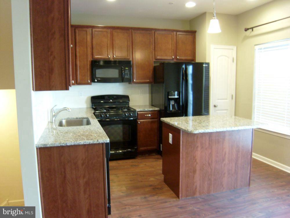 CARRIAGE HILL - Residential Lease