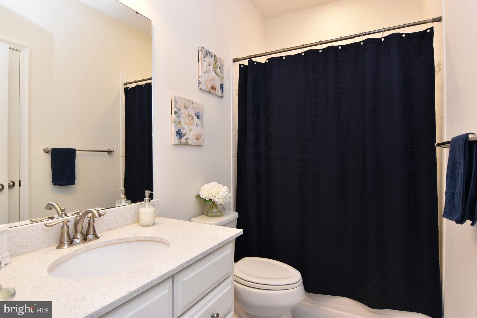 PELICAN POINT - Residential