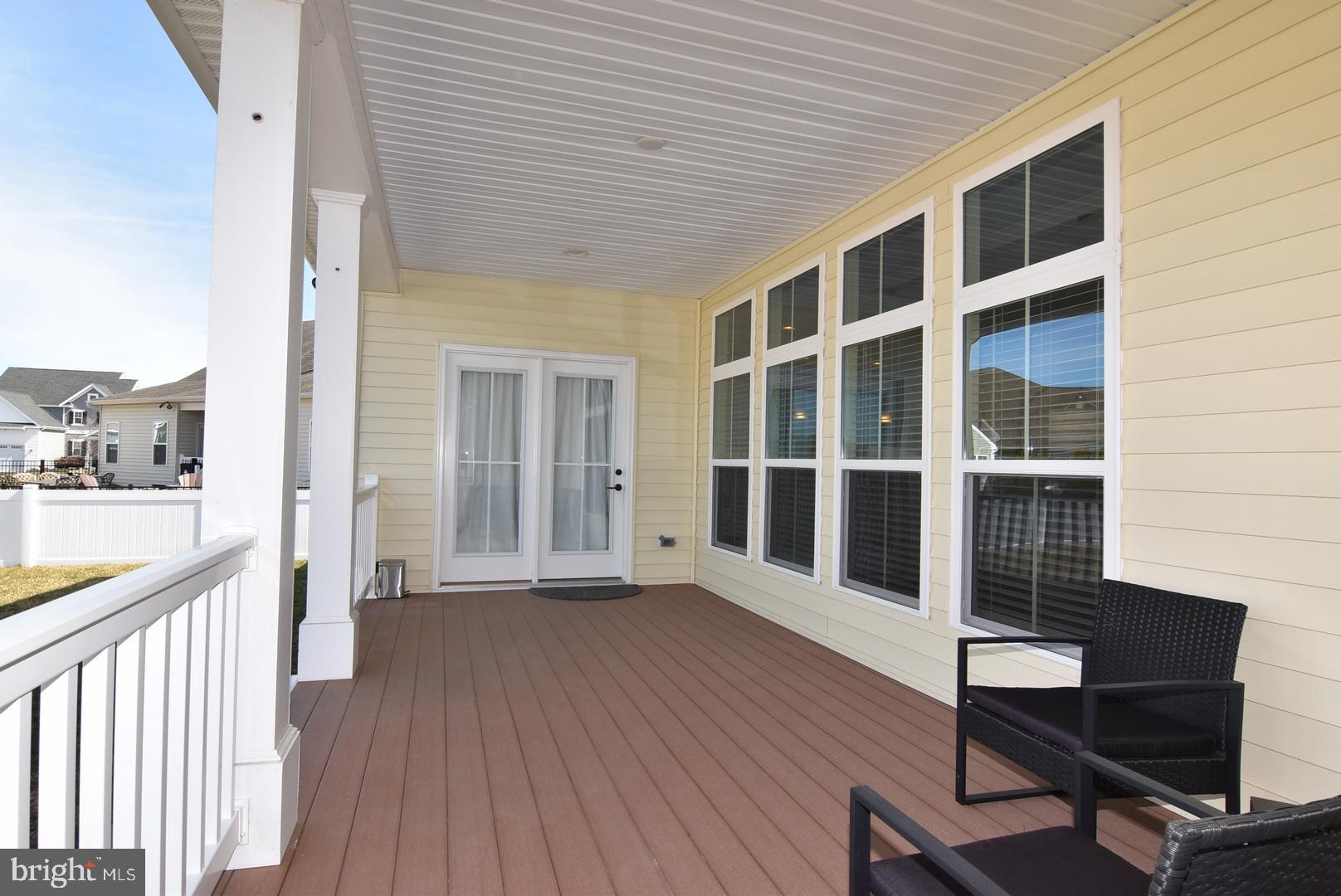 PELICAN POINT - Residential