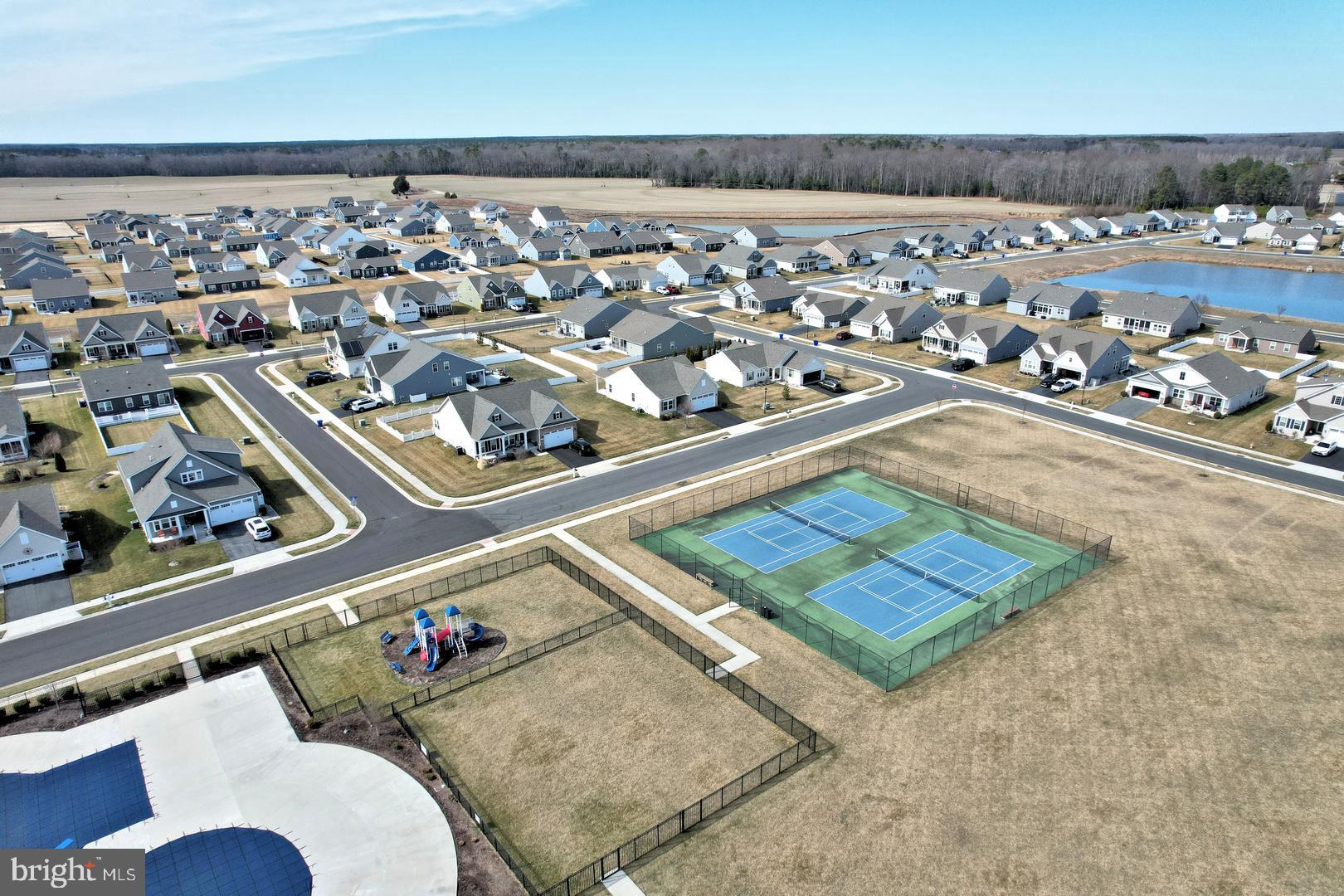 PELICAN POINT - Residential