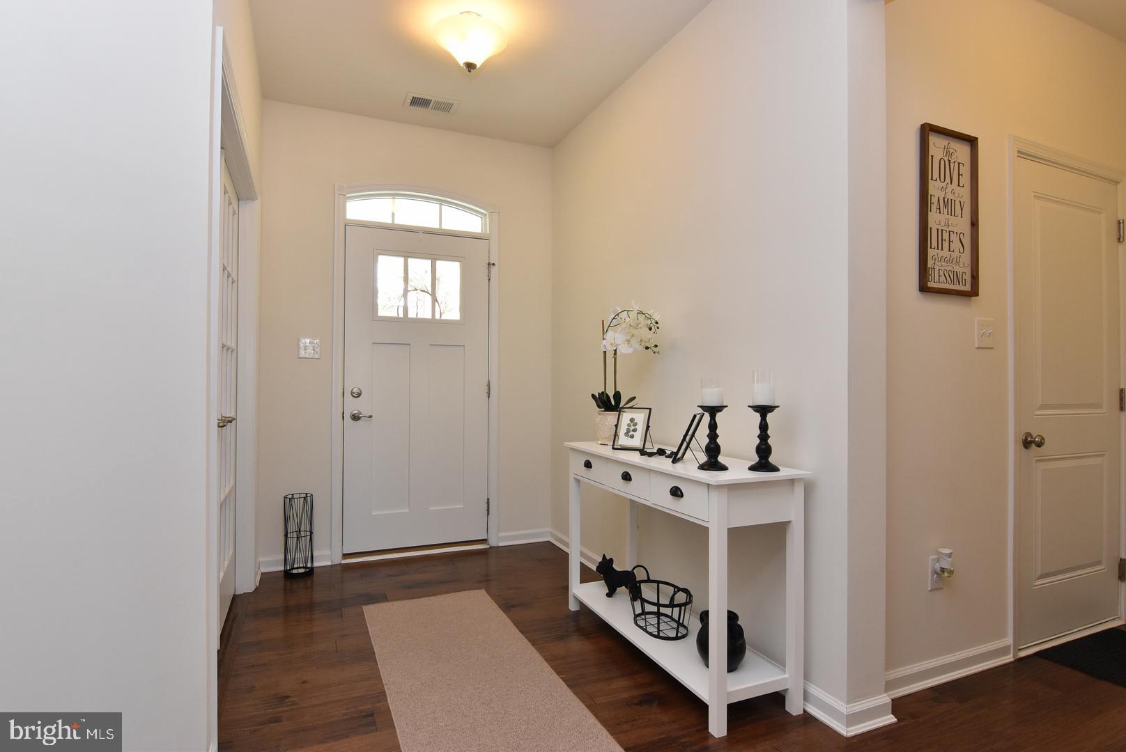 PELICAN POINT - Residential