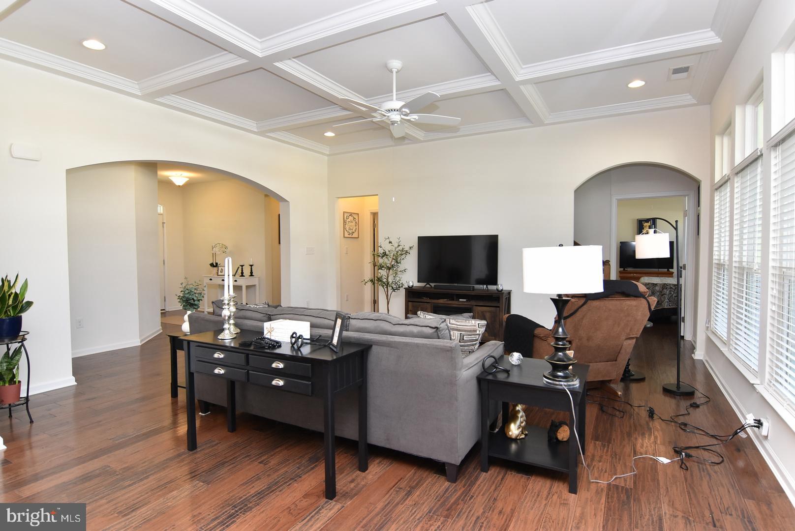 PELICAN POINT - Residential