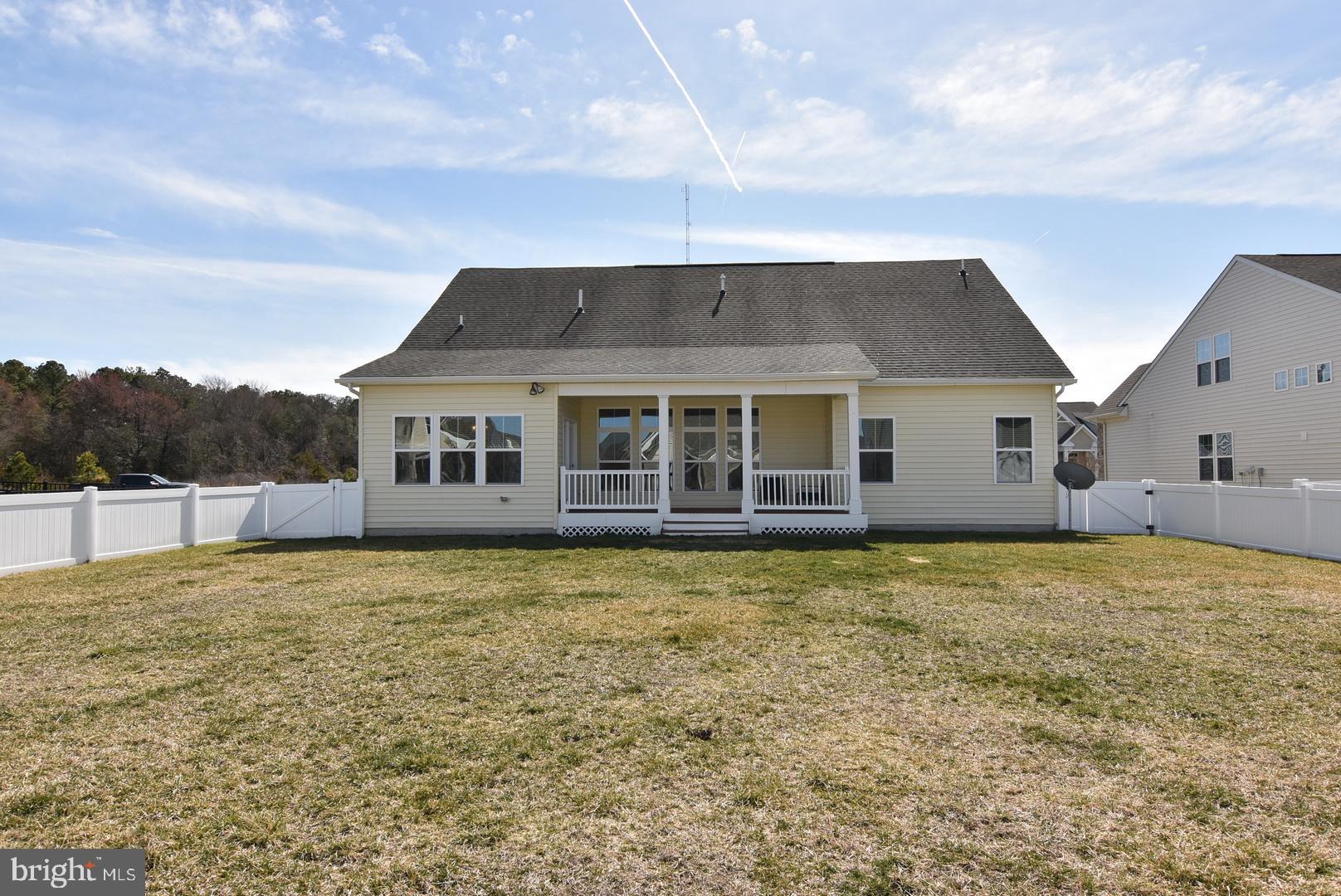 PELICAN POINT - Residential