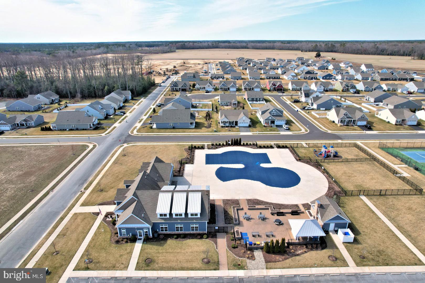 PELICAN POINT - Residential