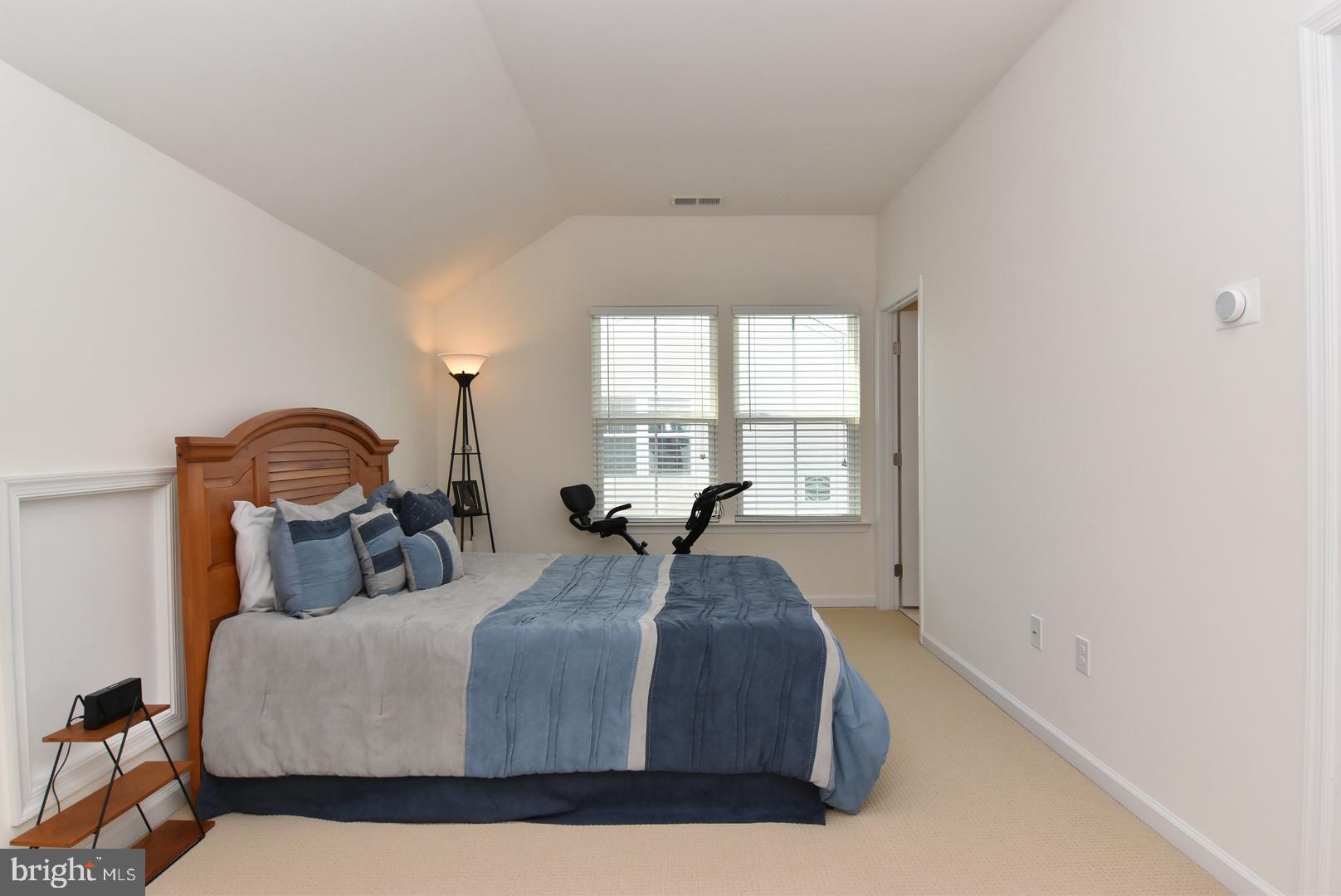 PELICAN POINT - Residential