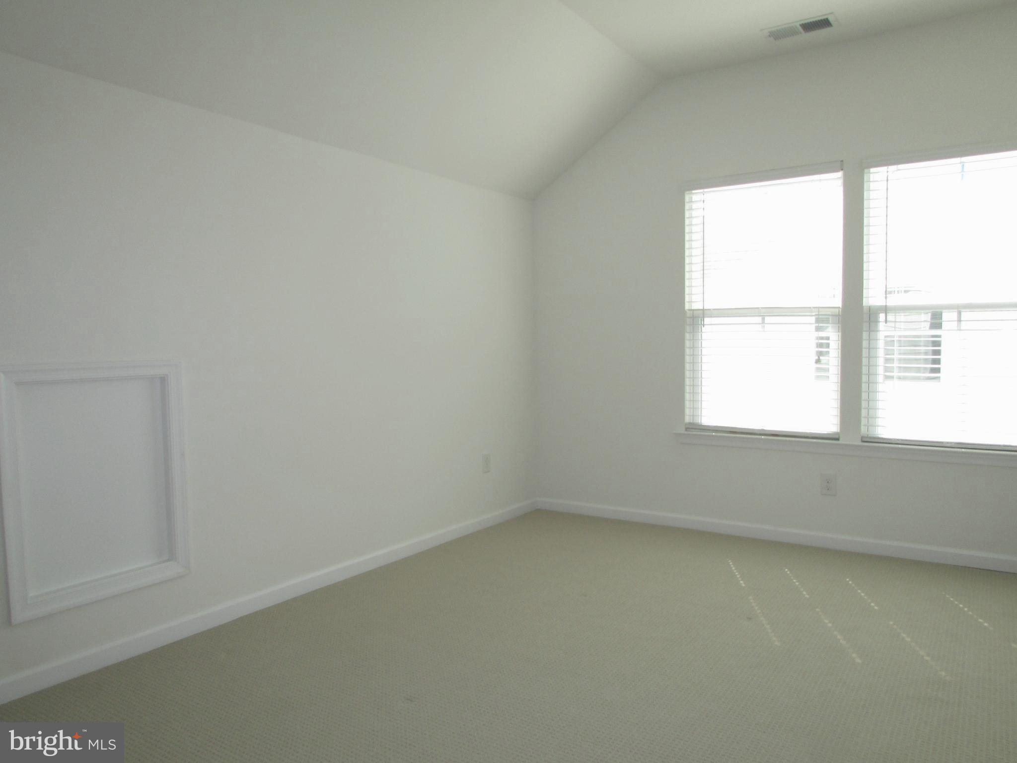 PELICAN POINT - Residential