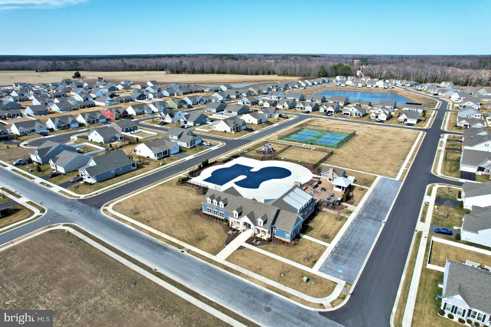 PELICAN POINT - Residential