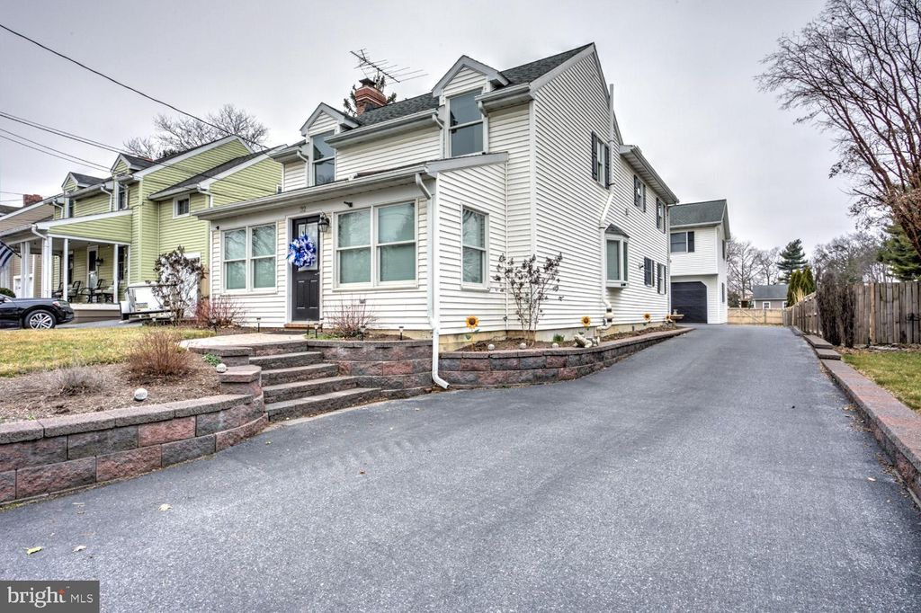 Photo of 32 Hellers Church Road, LEOLA, PA 17540 (MLS # PALA2065828)